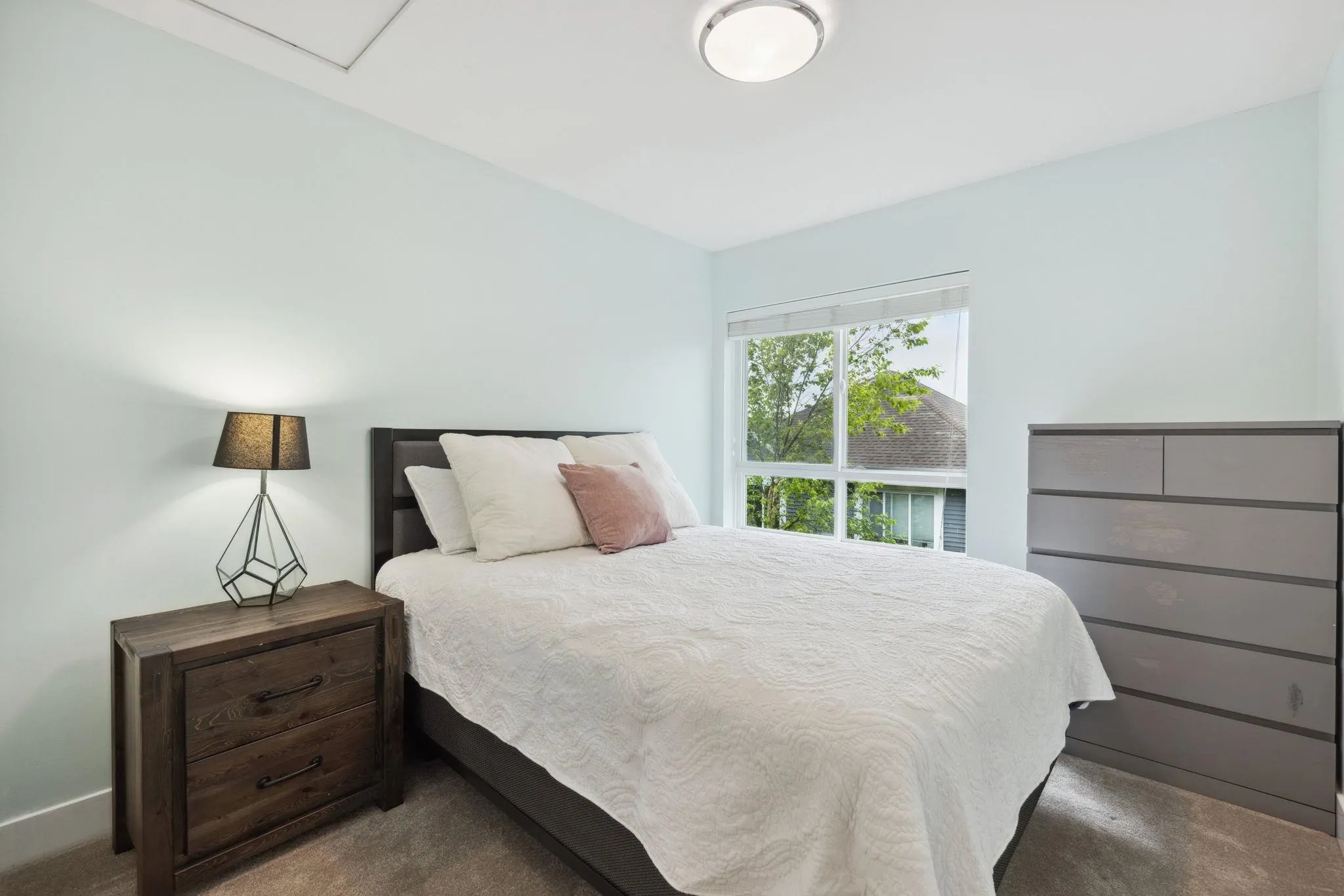 511 4688 Hawk Lane