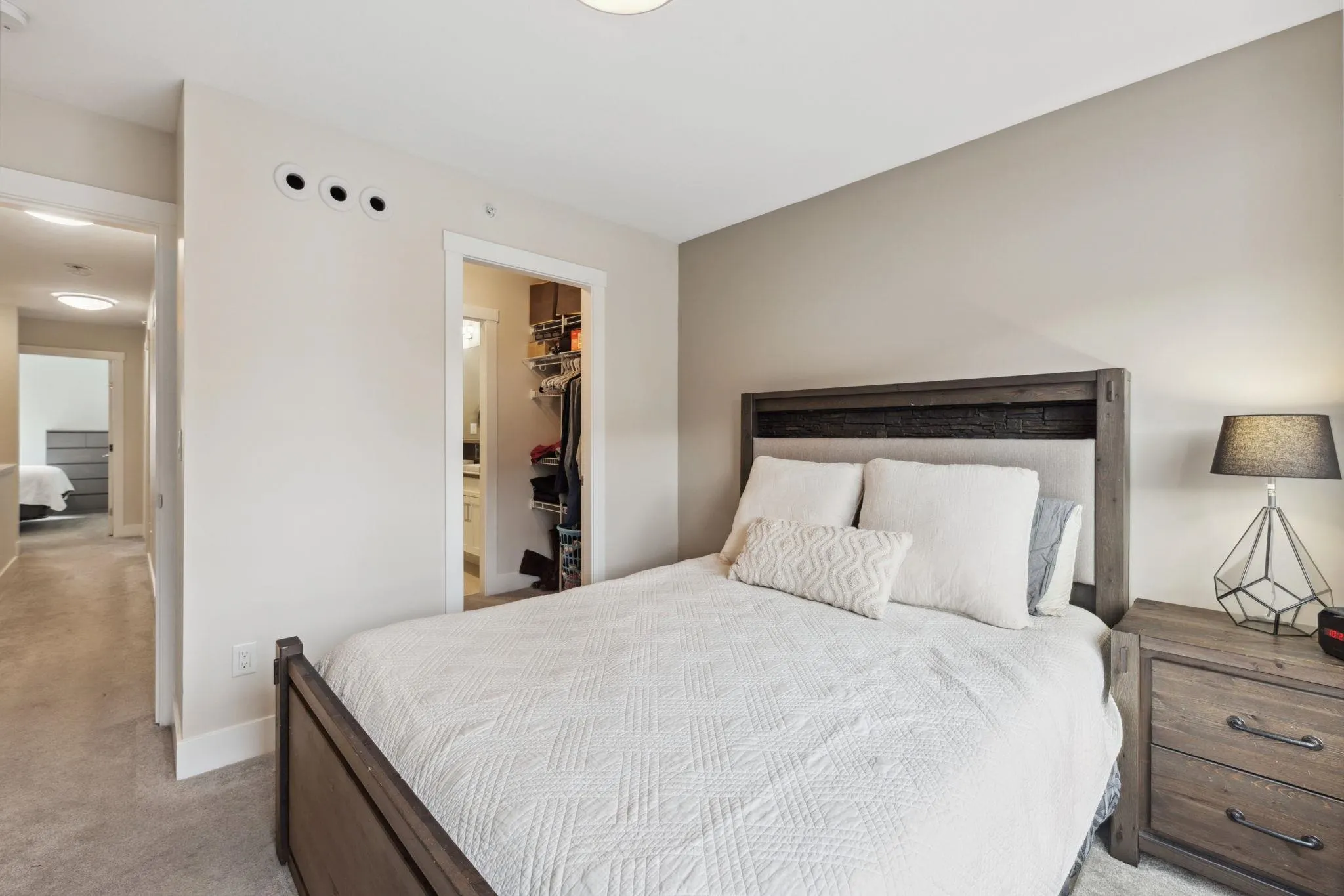 511 4688 Hawk Lane