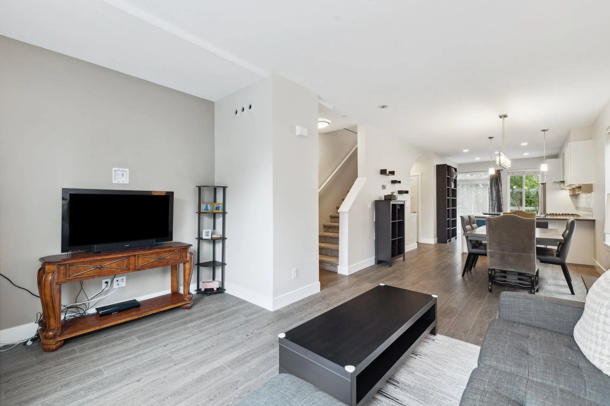 511 4688 Hawk Lane