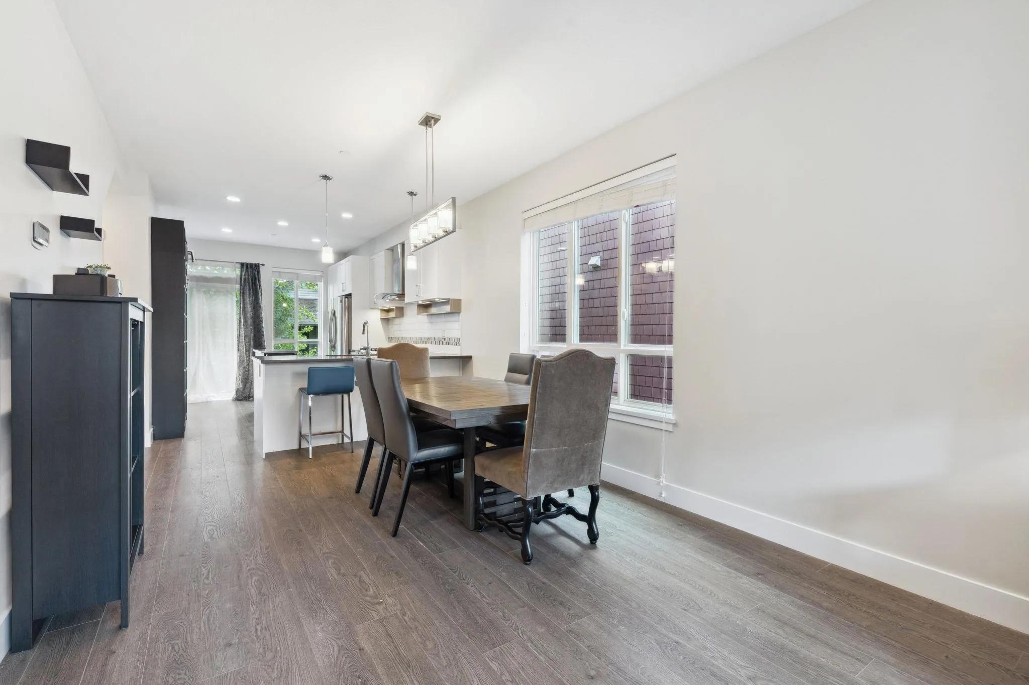 511 4688 Hawk Lane