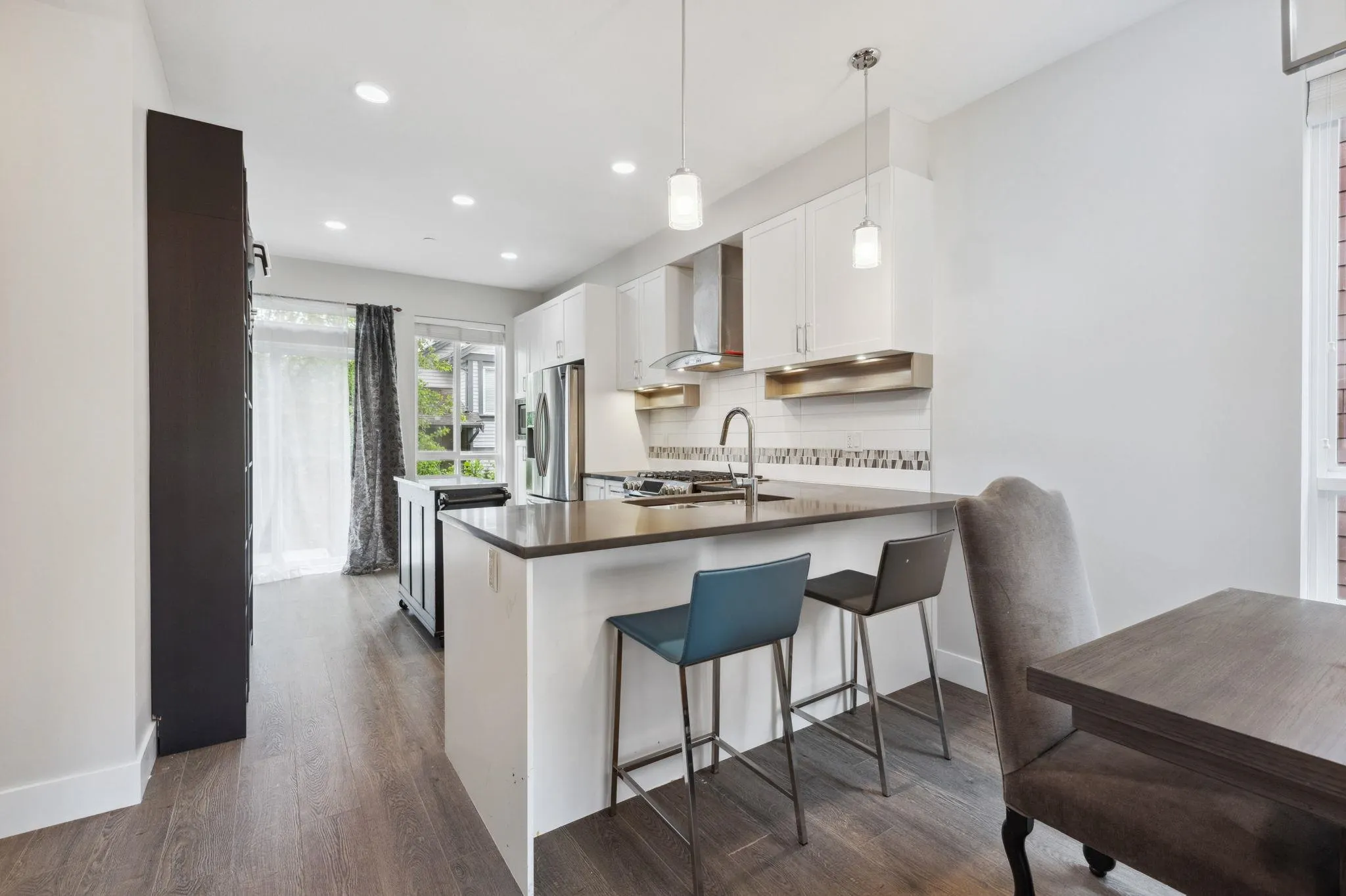 511 4688 Hawk Lane