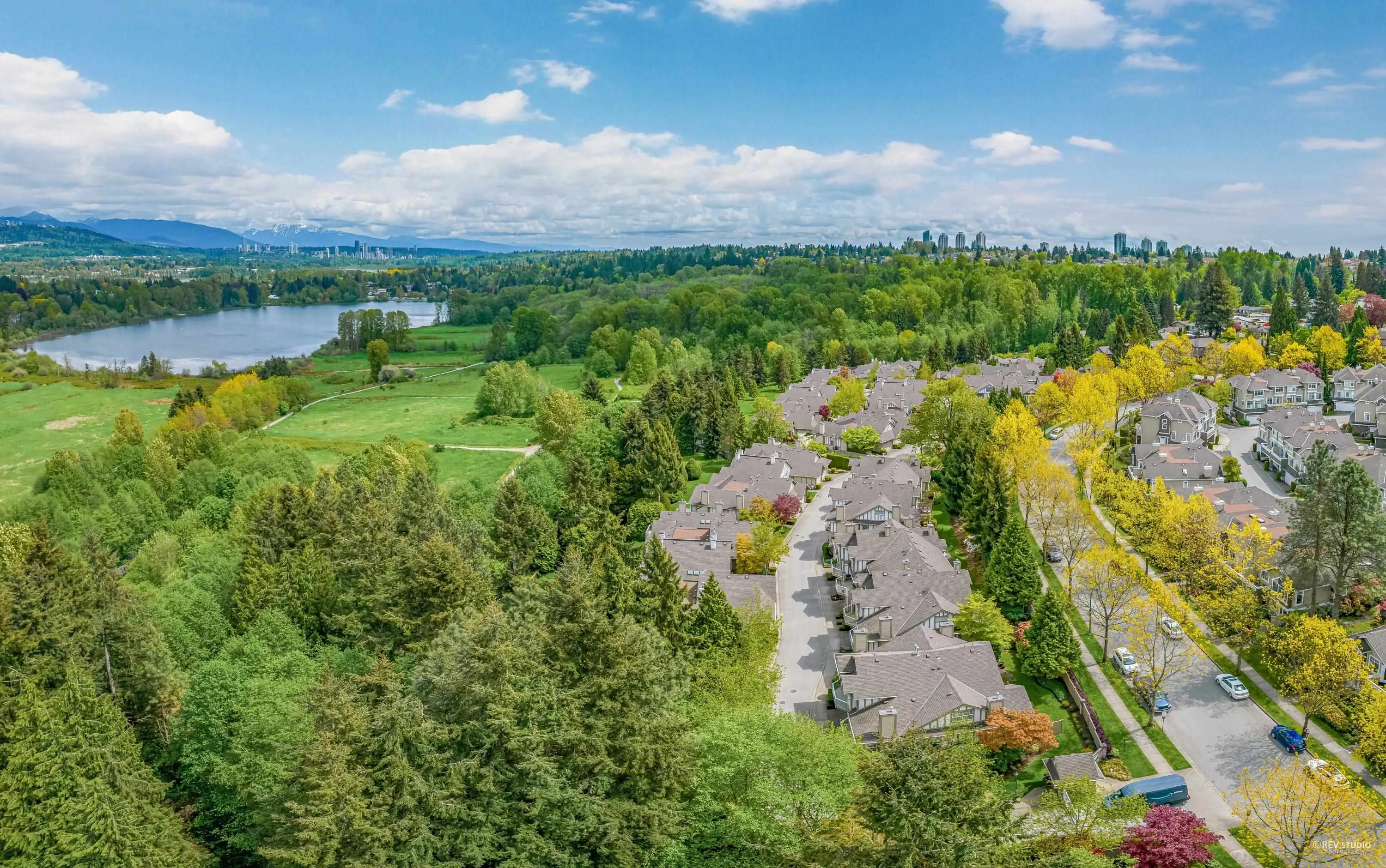 34 5221 Oakmount Crescent