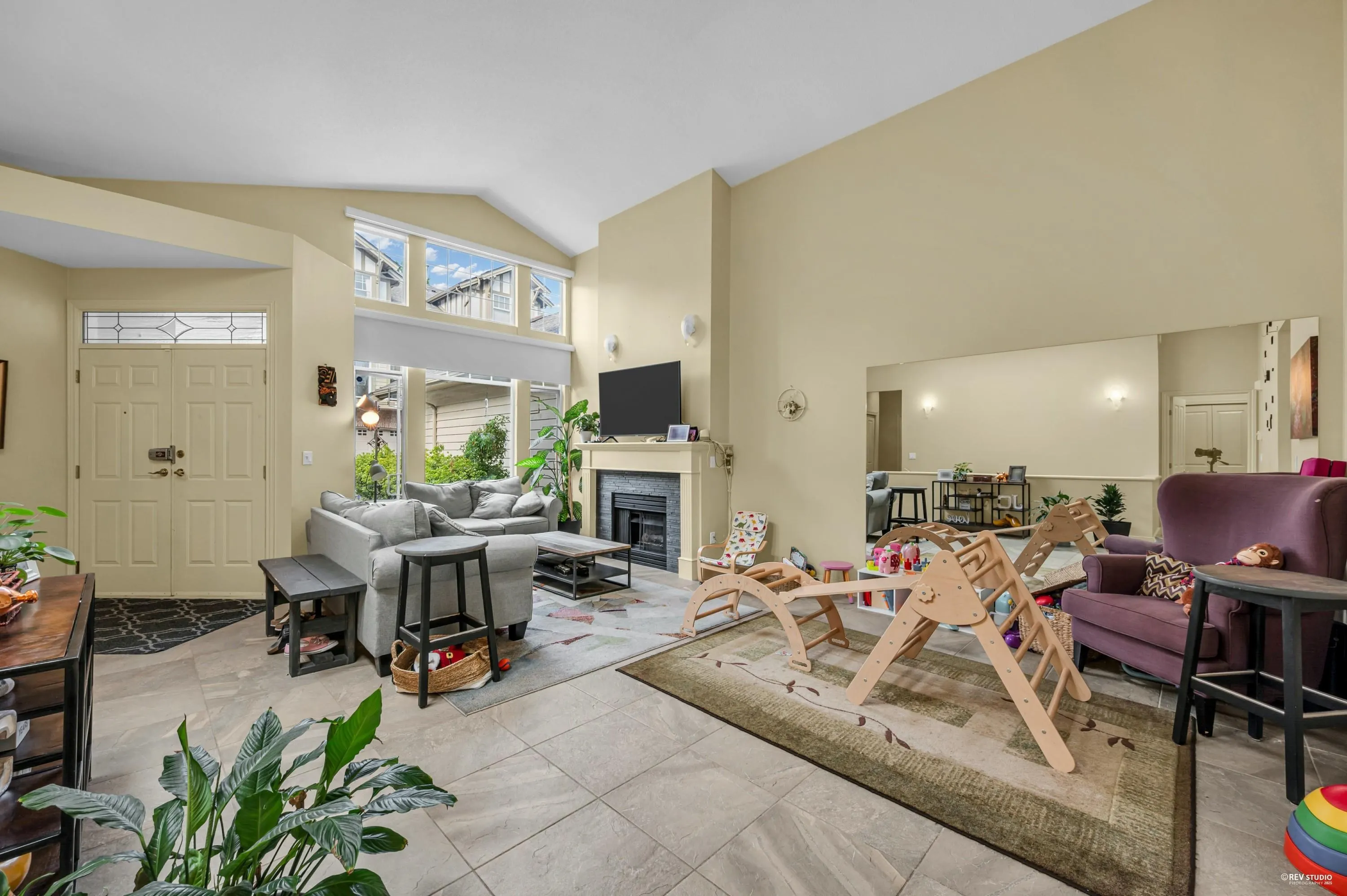 34 5221 Oakmount Crescent