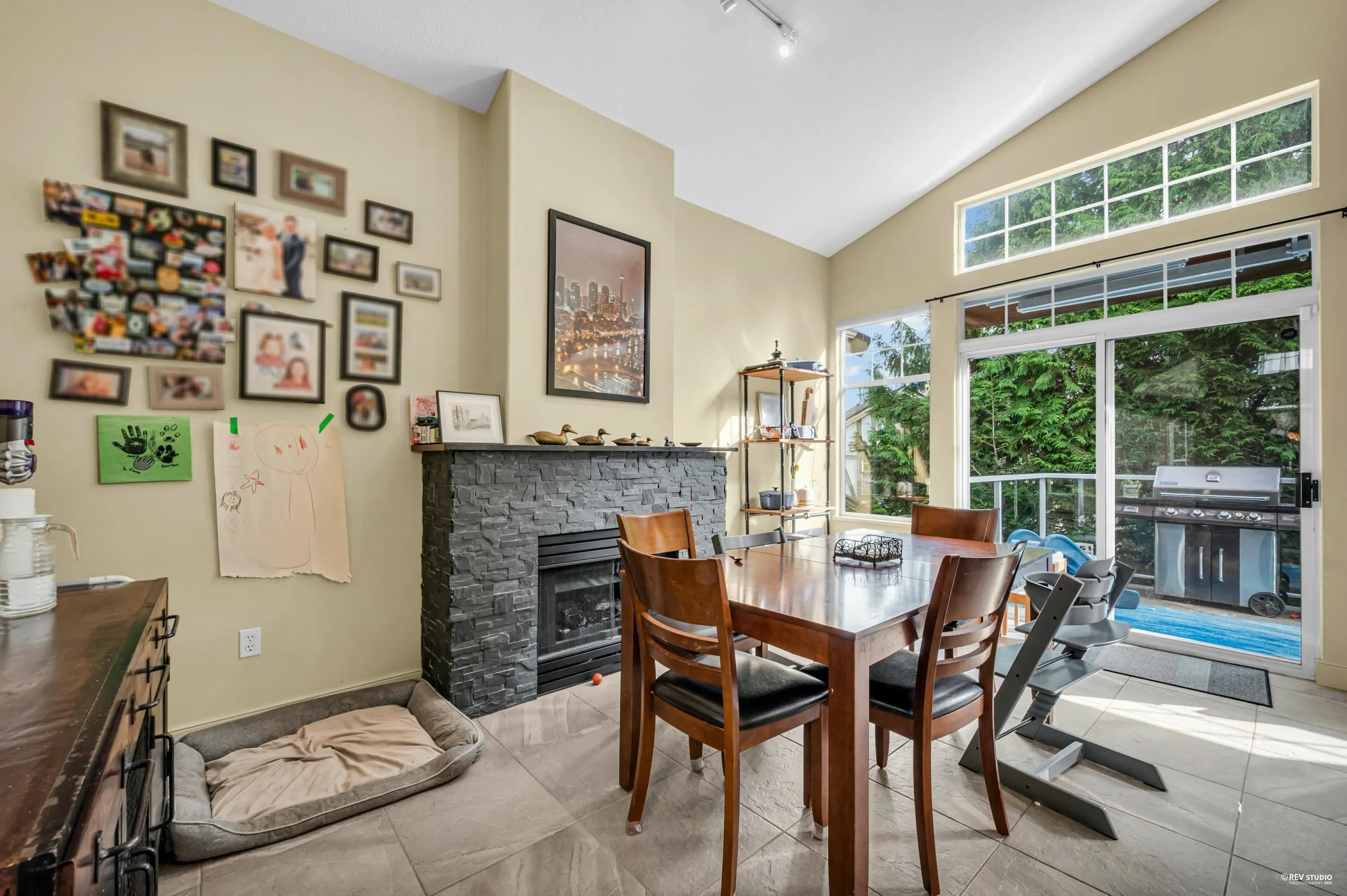 34 5221 Oakmount Crescent