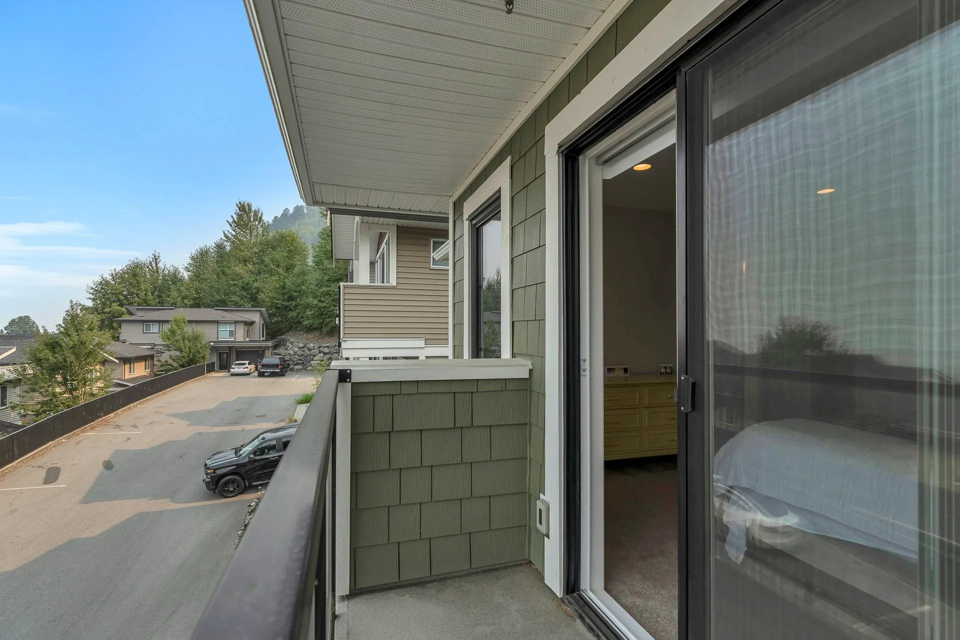 25 47042 Macfarlane Place