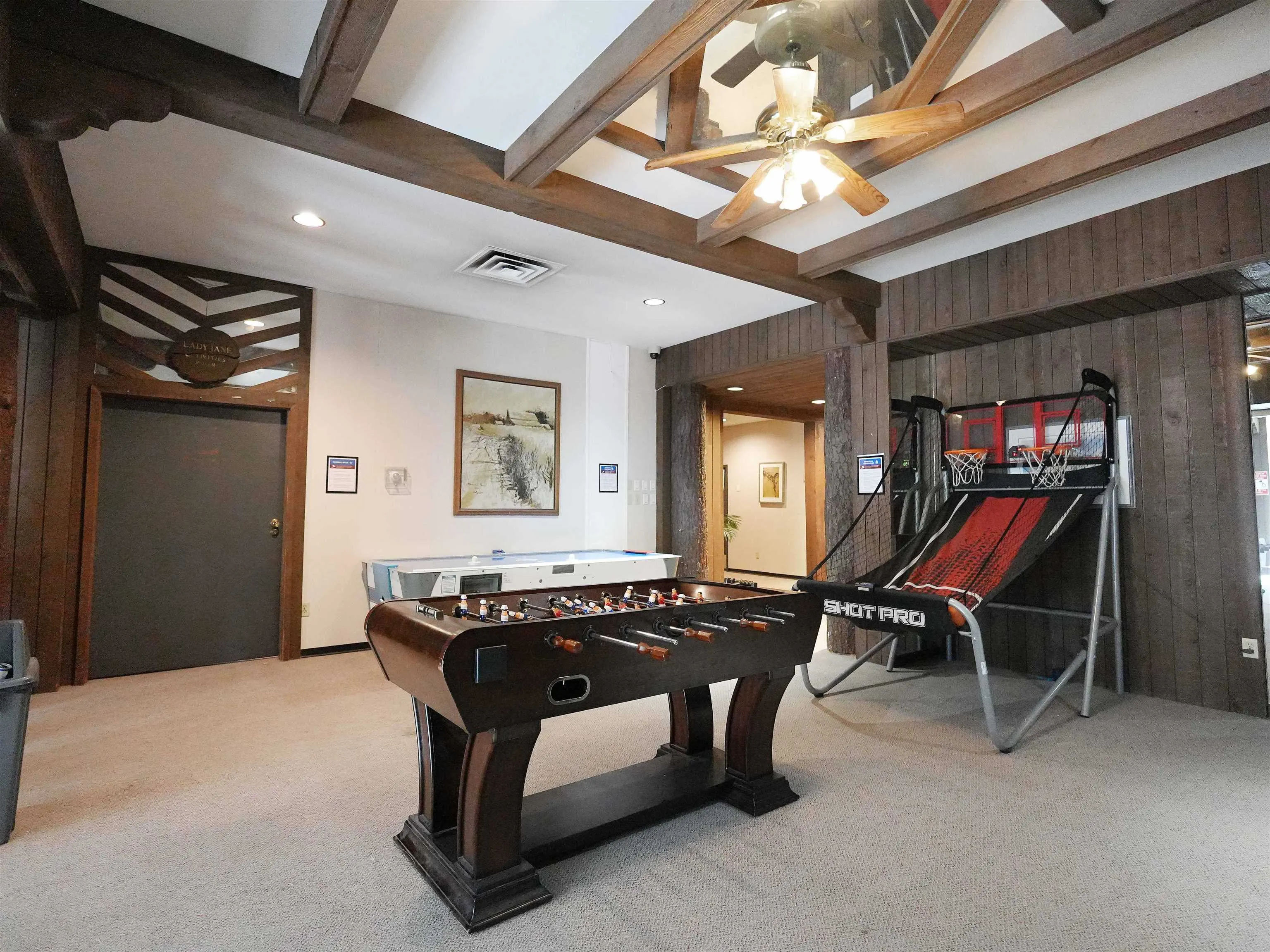 1605 3737 Bartlett Court