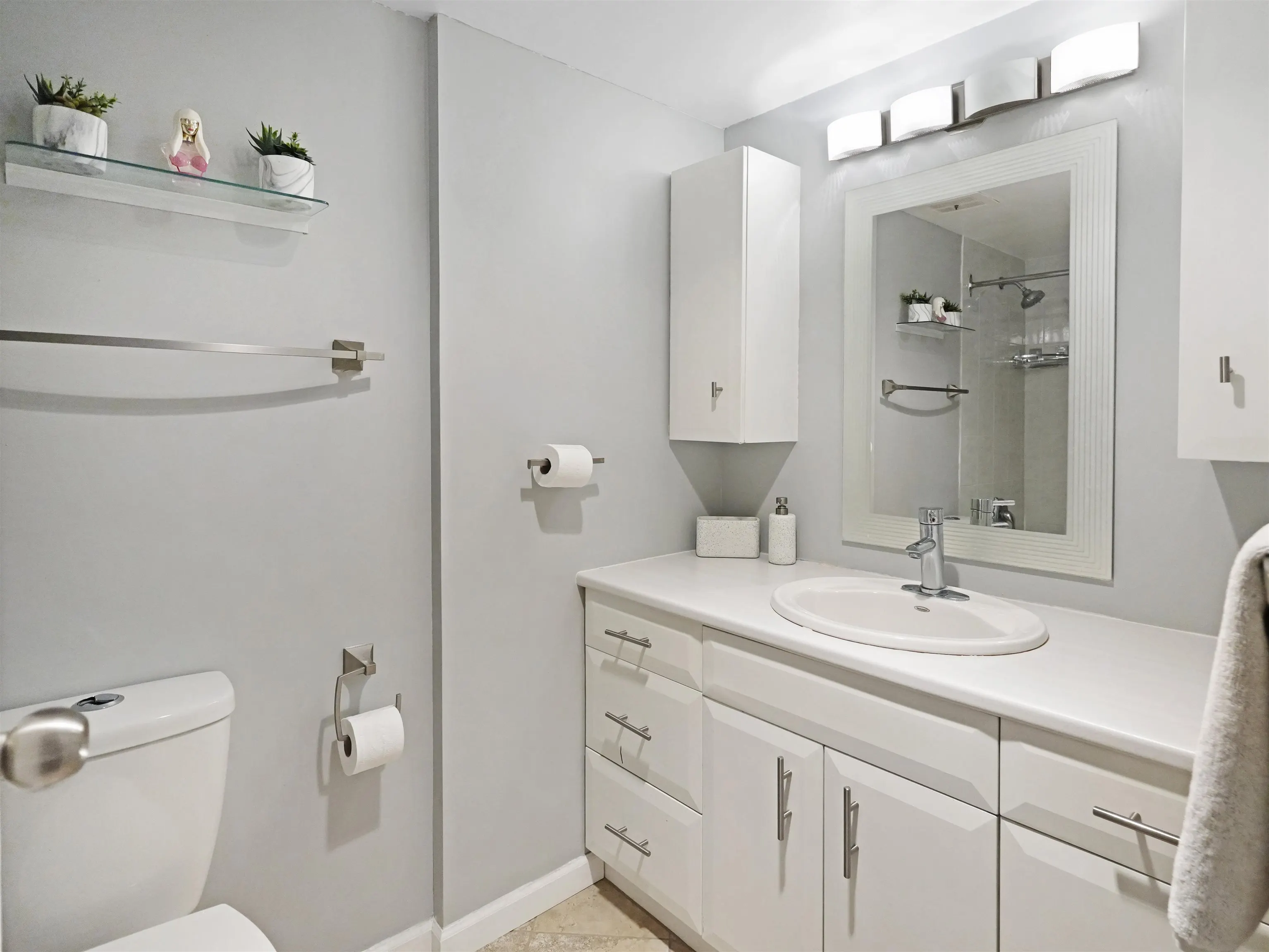 1605 3737 Bartlett Court