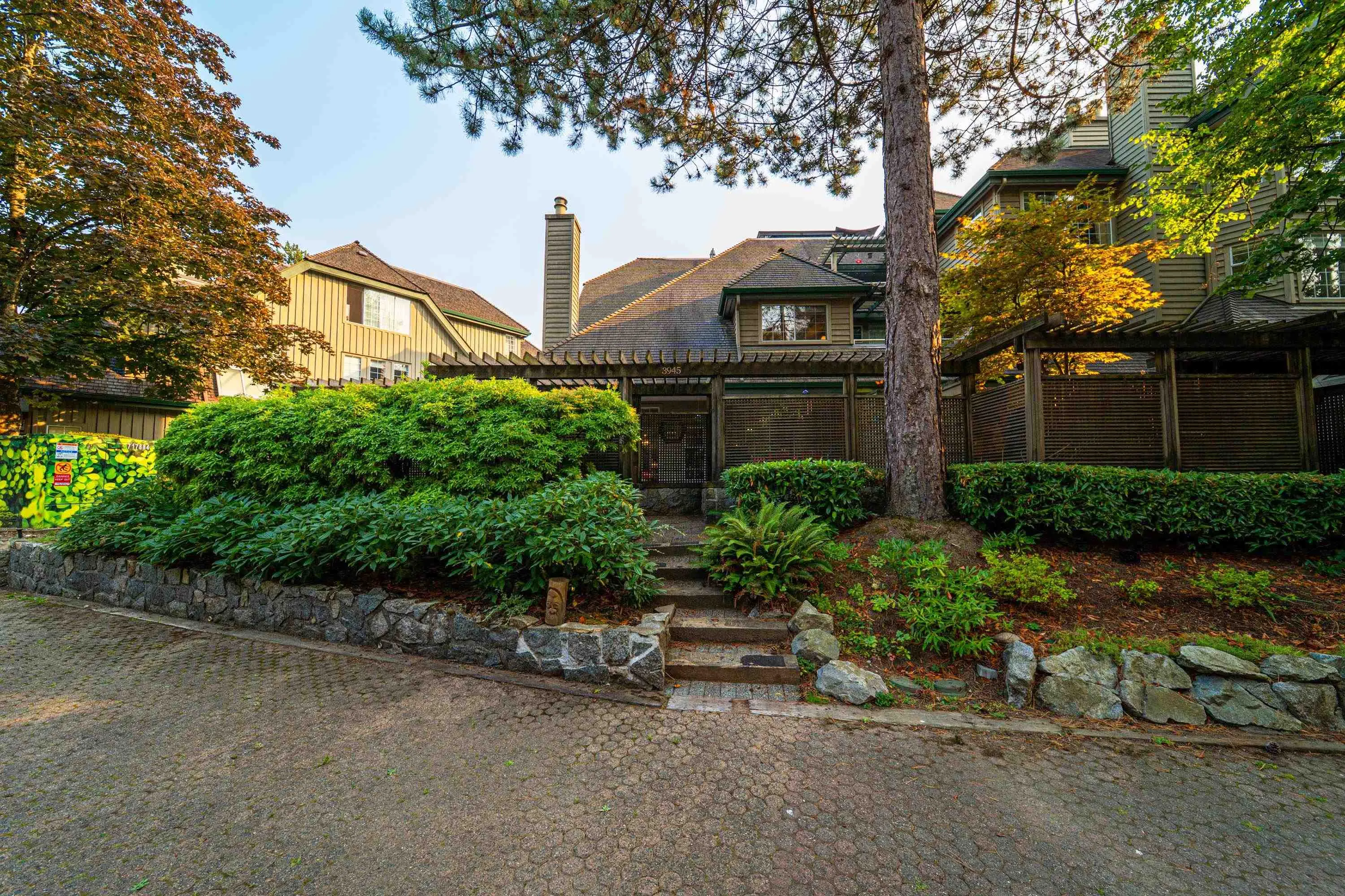 3945 Creekside Place