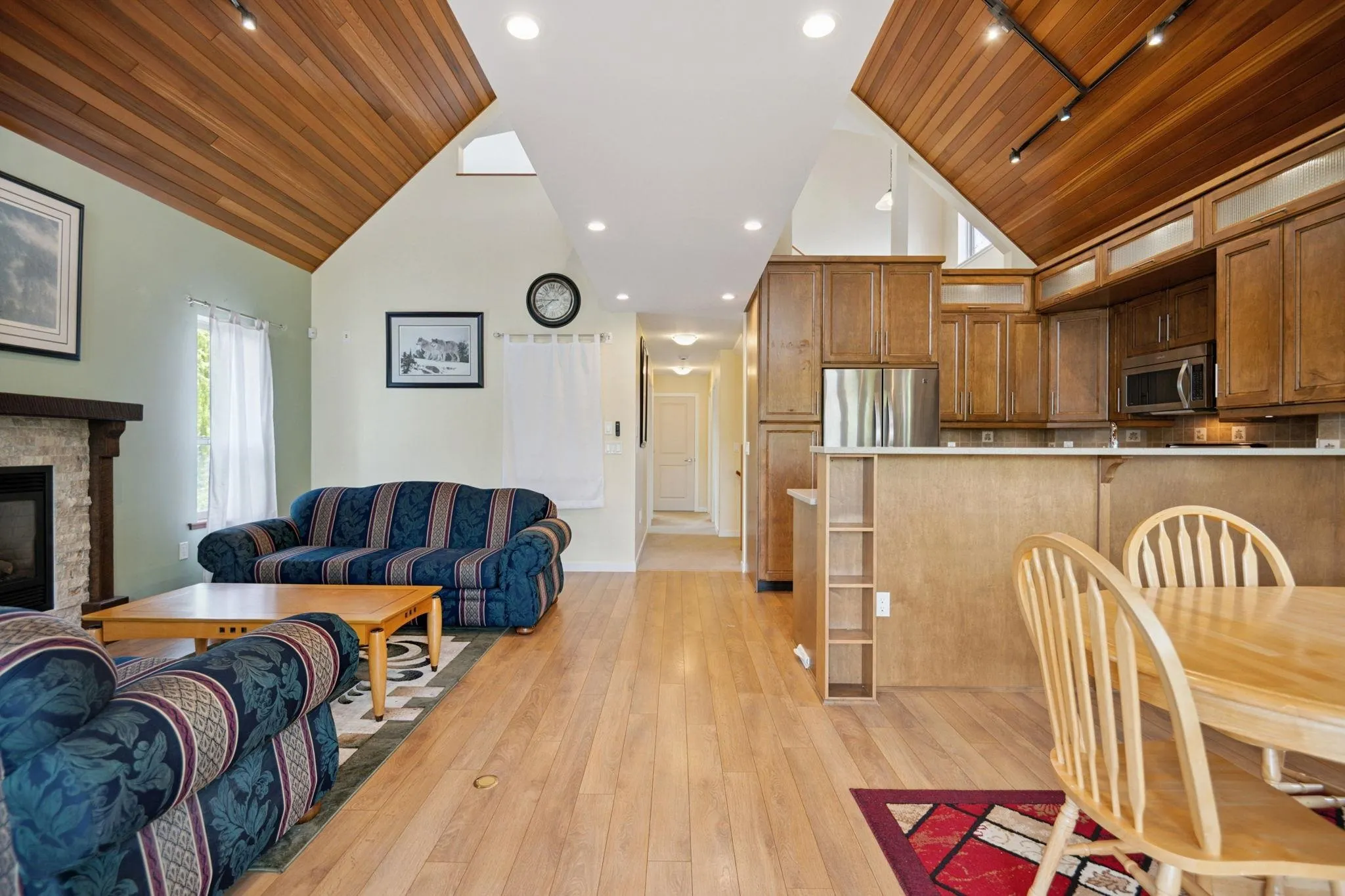 4394 River Road West