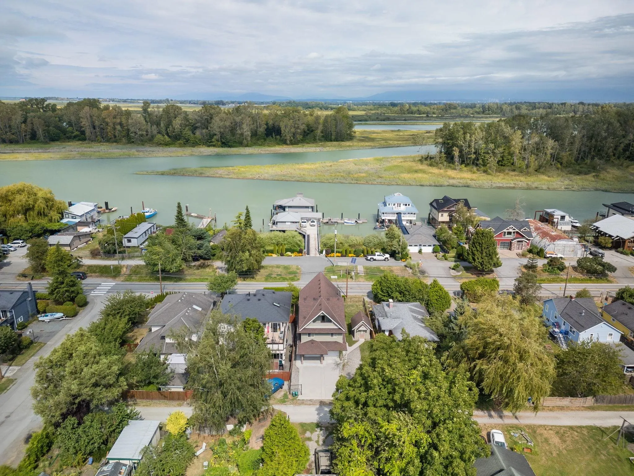 4394 River Road West