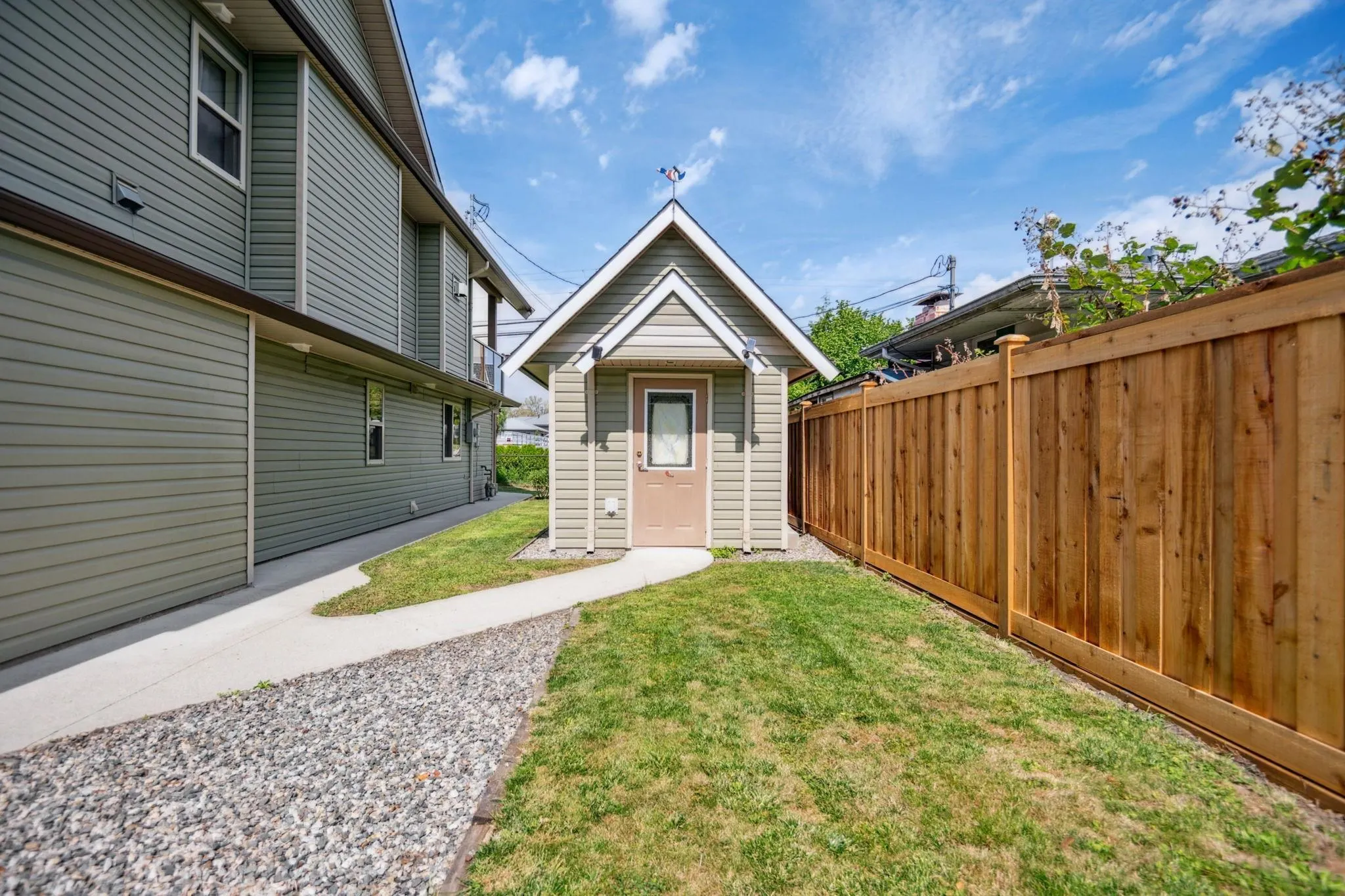 4394 River Road West