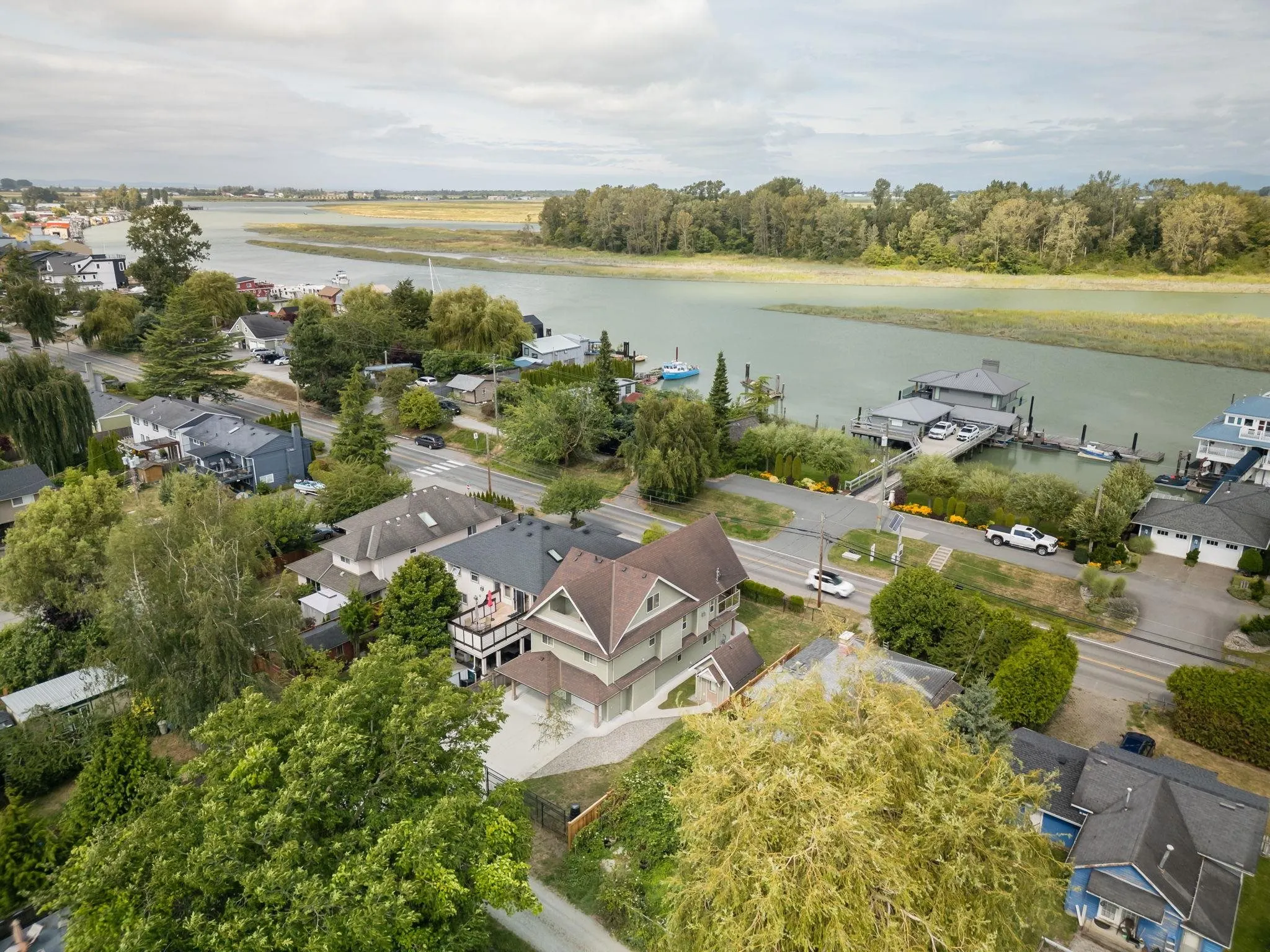 4394 River Road West