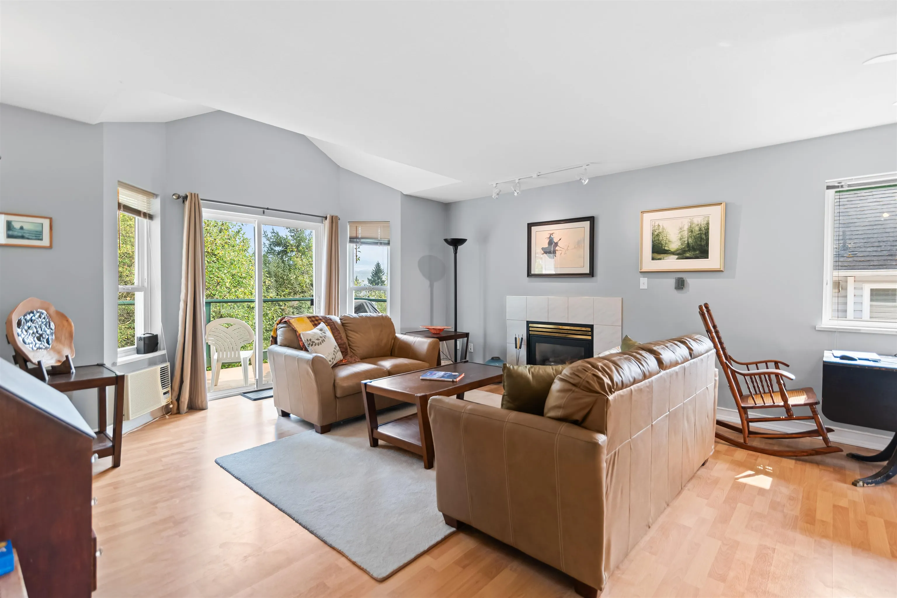 5866A Turnstone Crescent