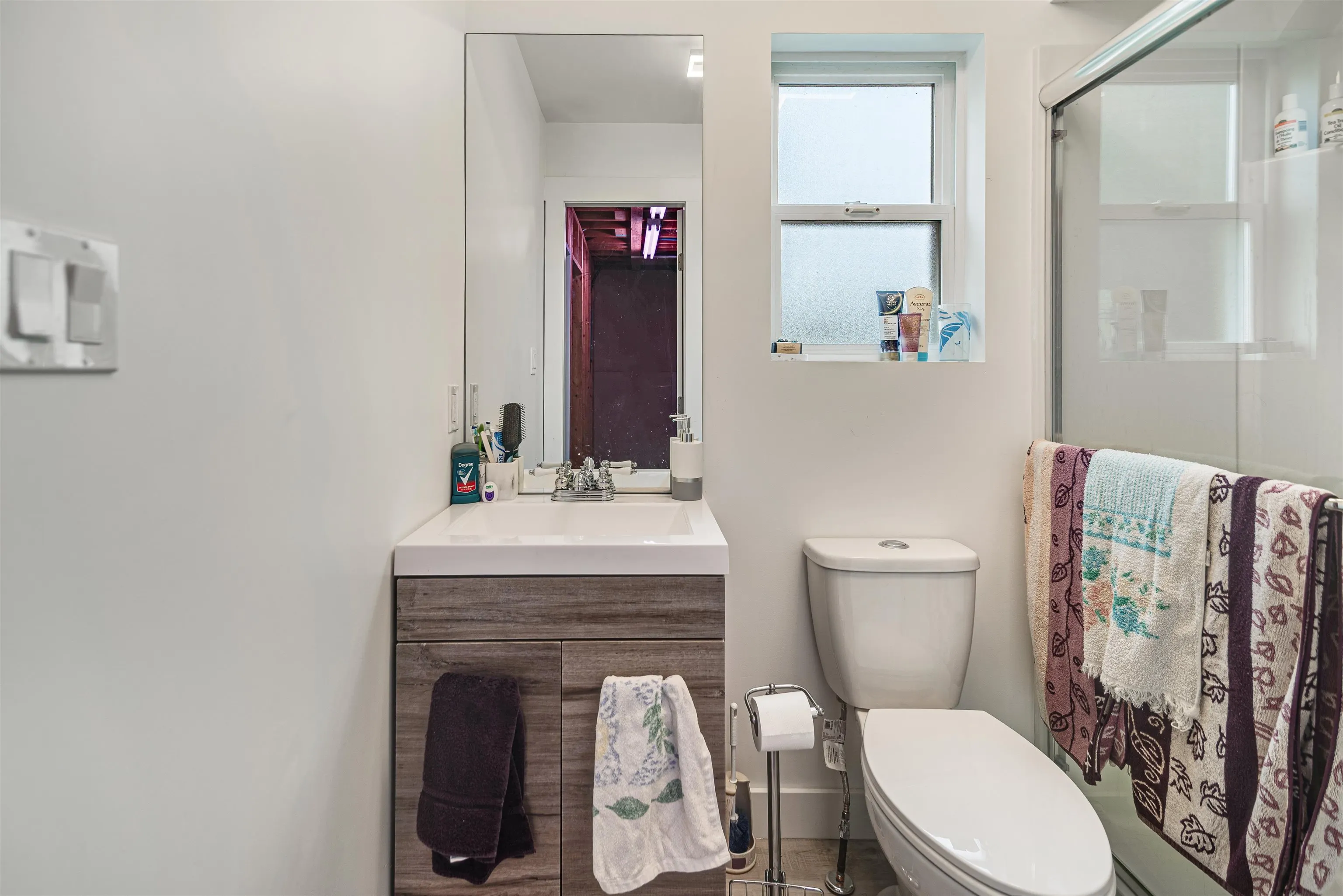 5866A Turnstone Crescent