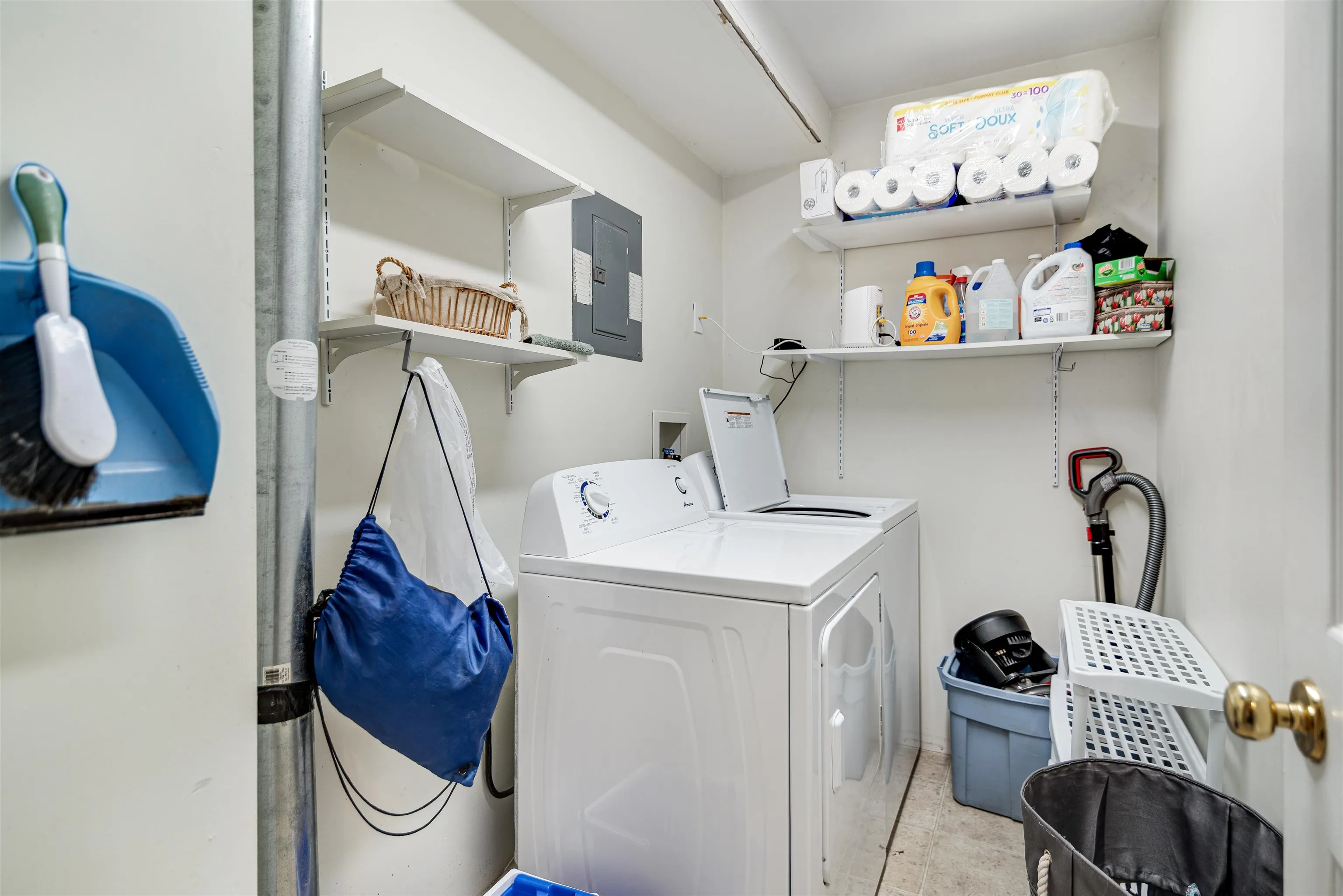 5866A Turnstone Crescent