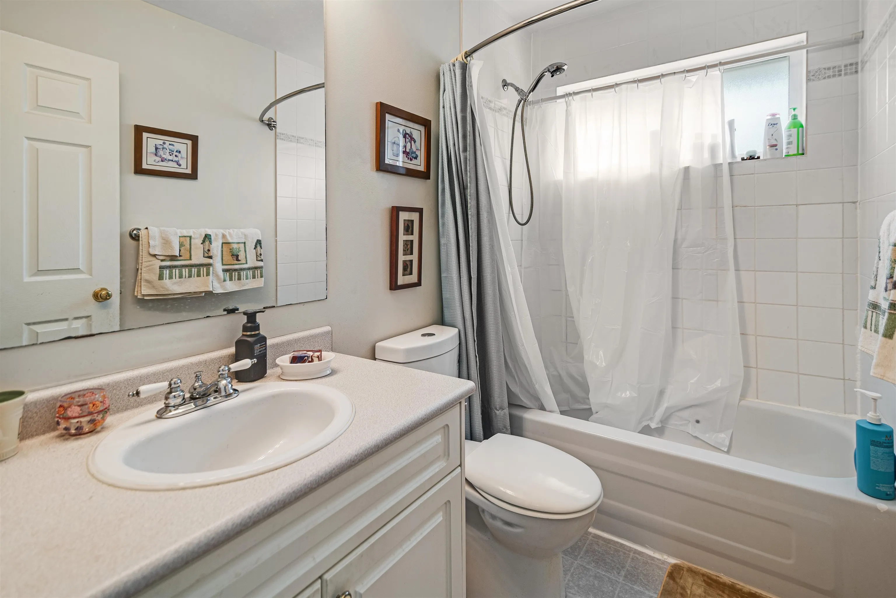 5866A Turnstone Crescent