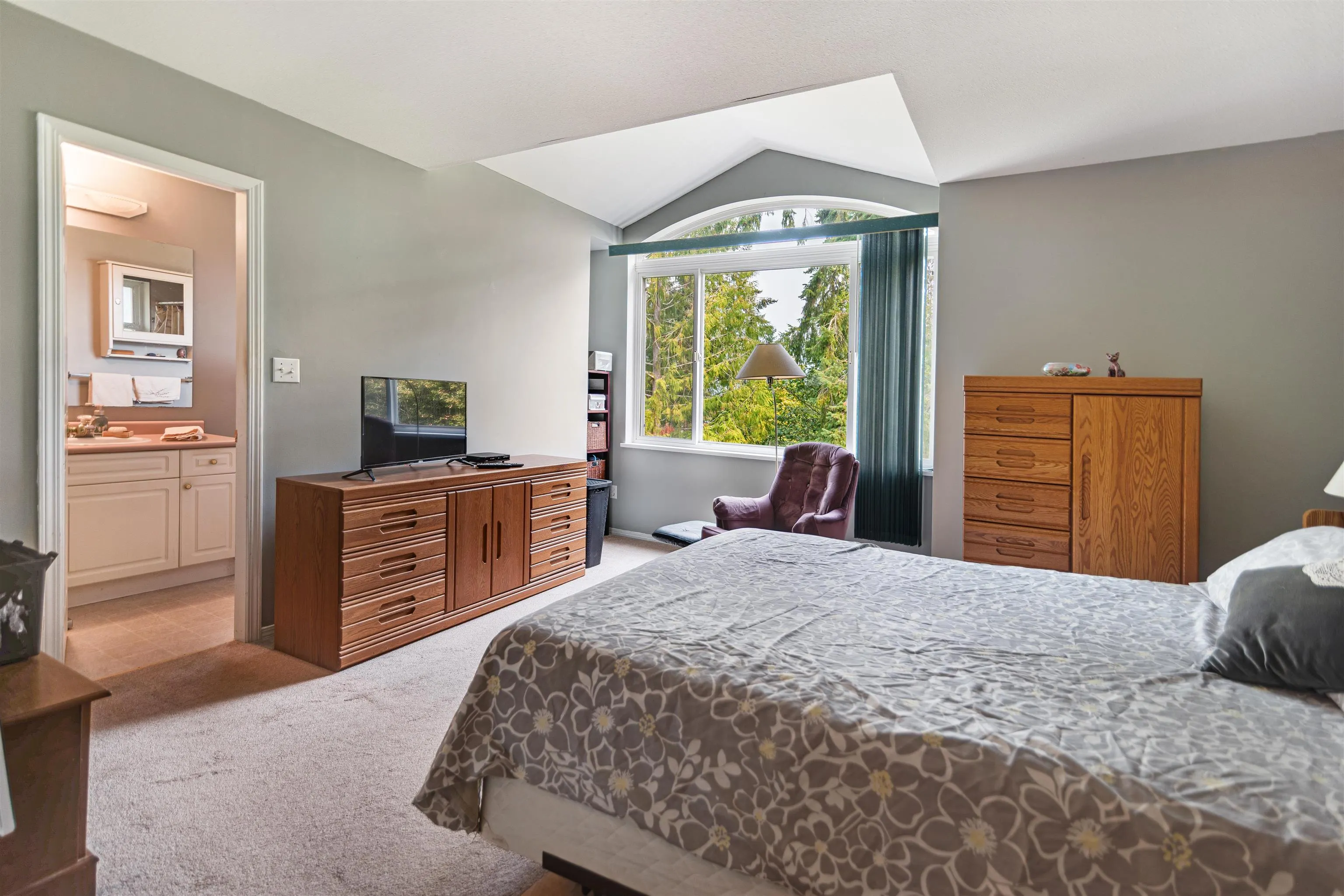 5866A Turnstone Crescent
