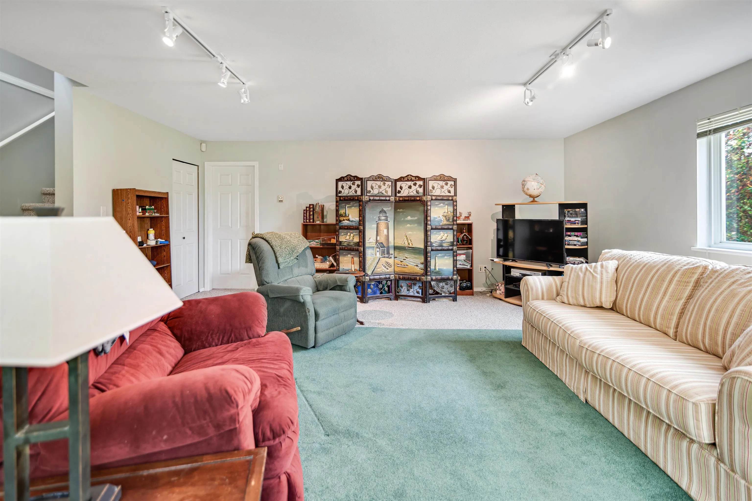 5866A Turnstone Crescent