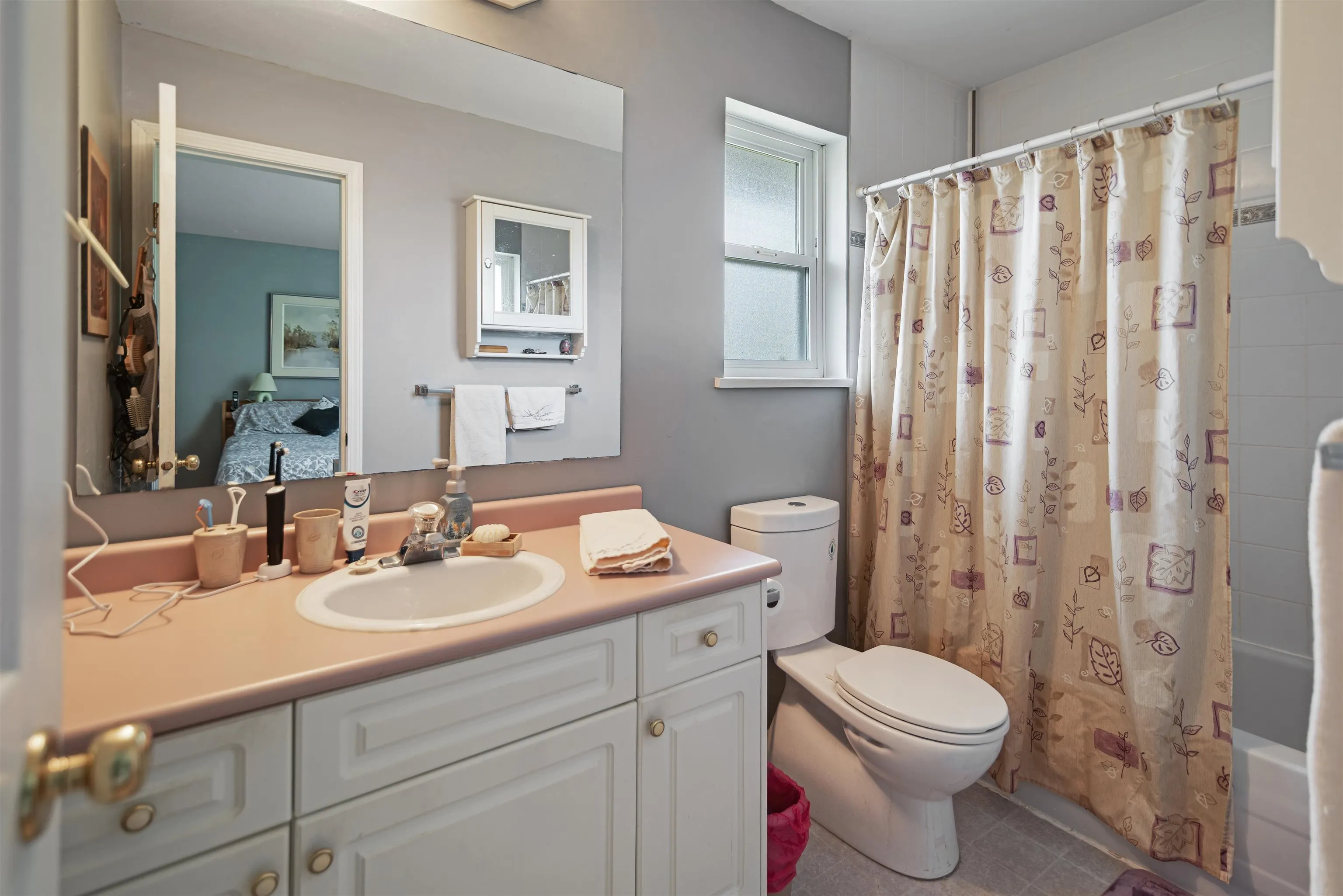 5866A Turnstone Crescent