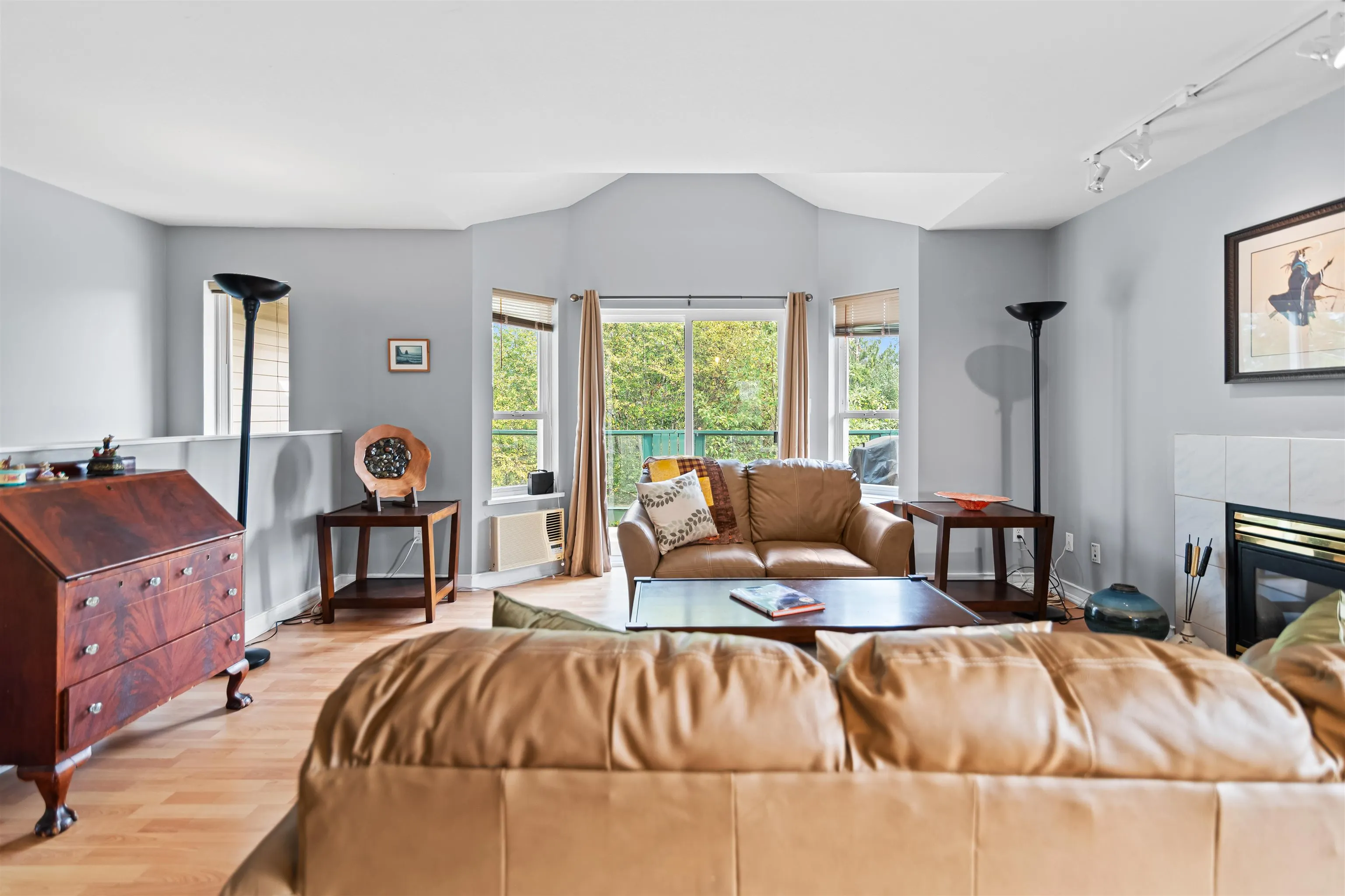 5866A Turnstone Crescent