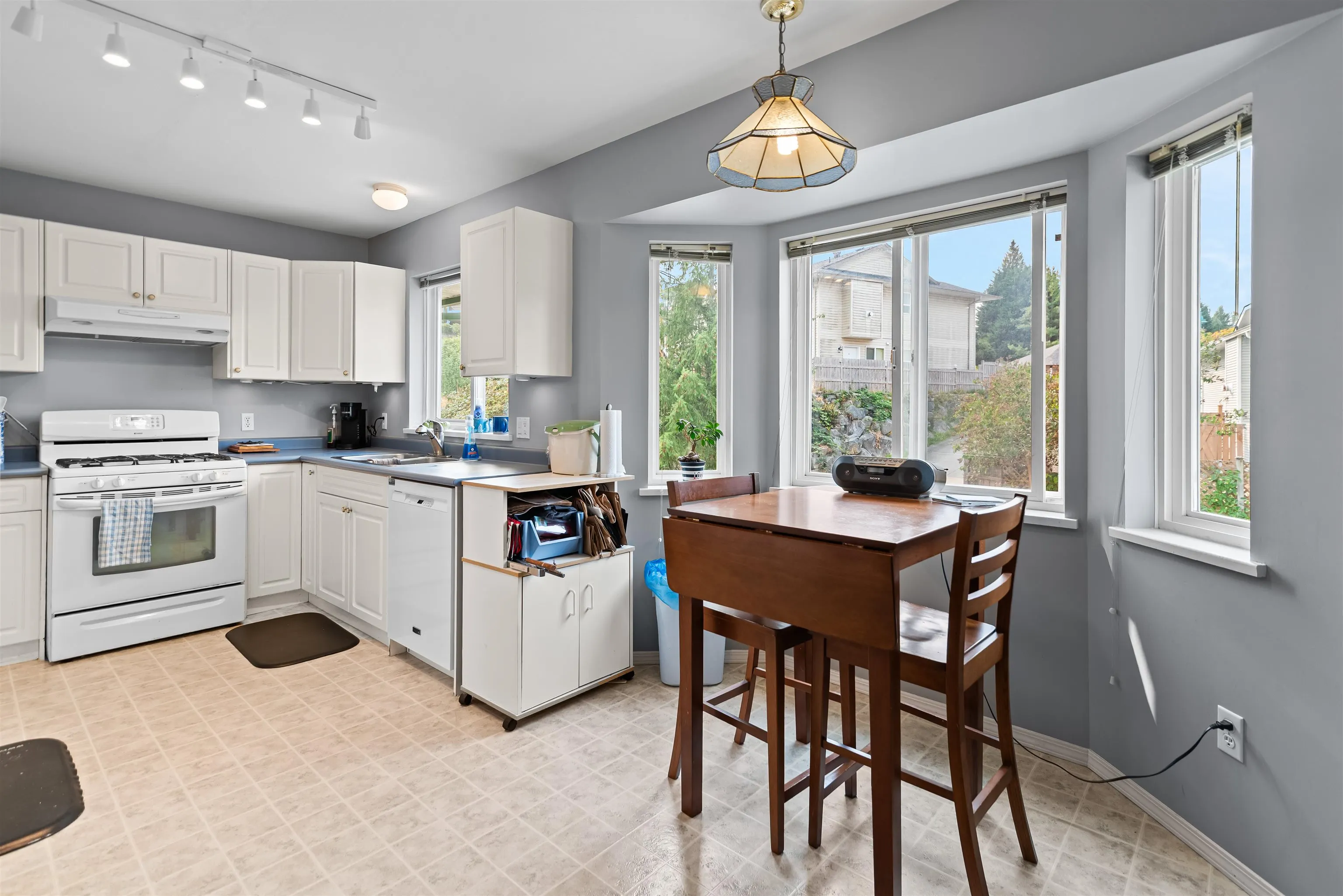 5866A Turnstone Crescent