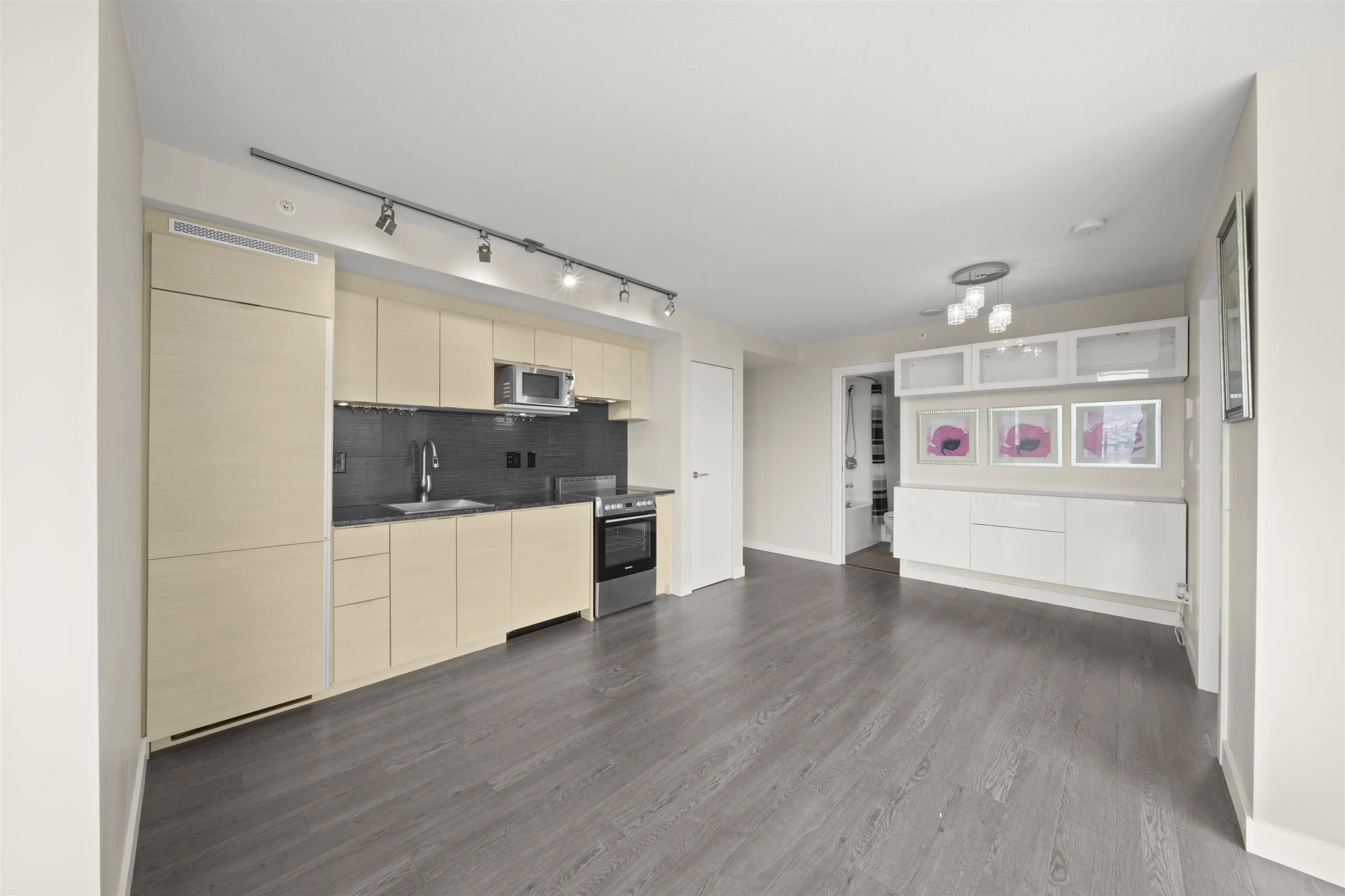 489 Interurban Way