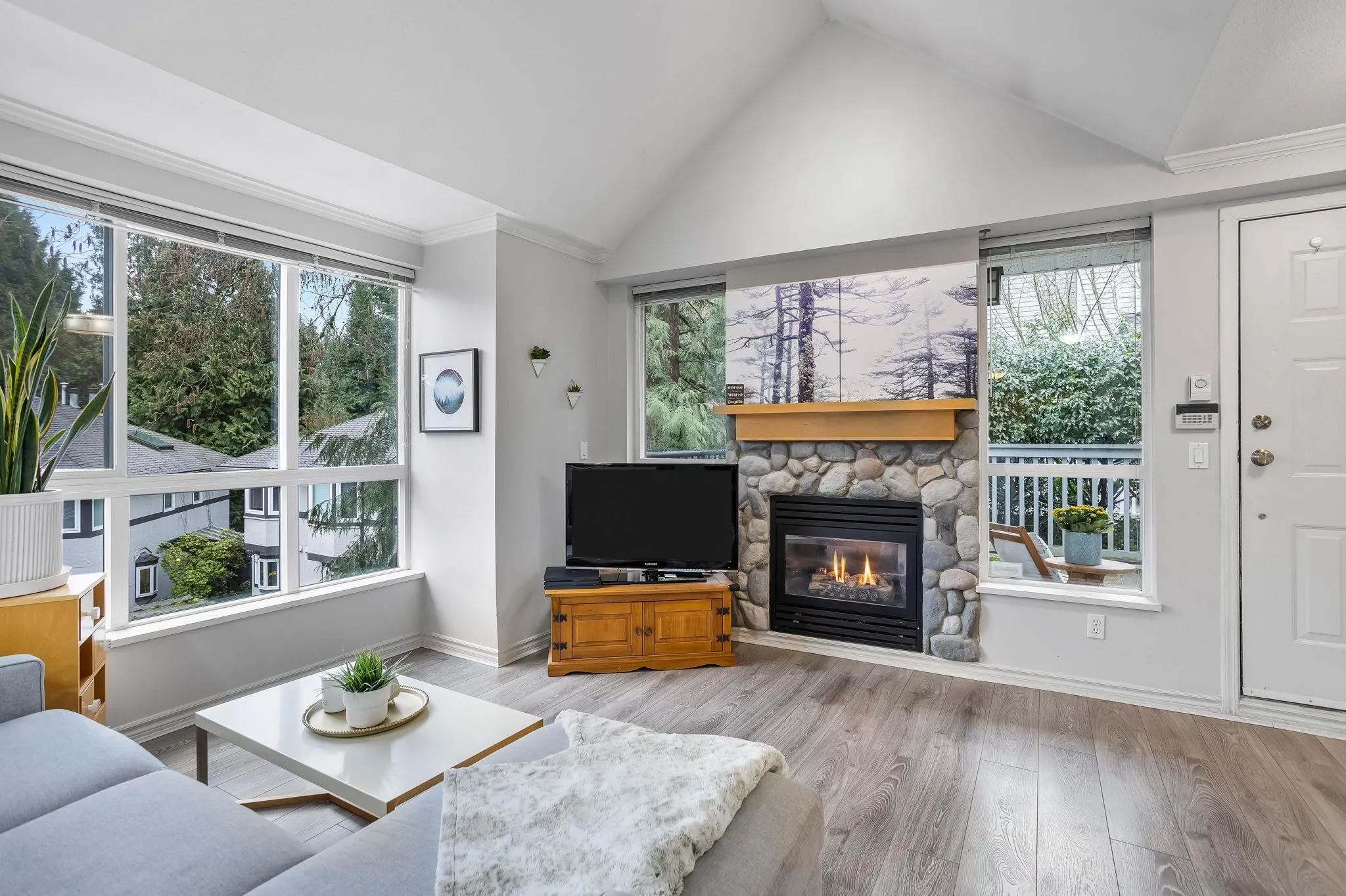 1071 Lynn Valley Road