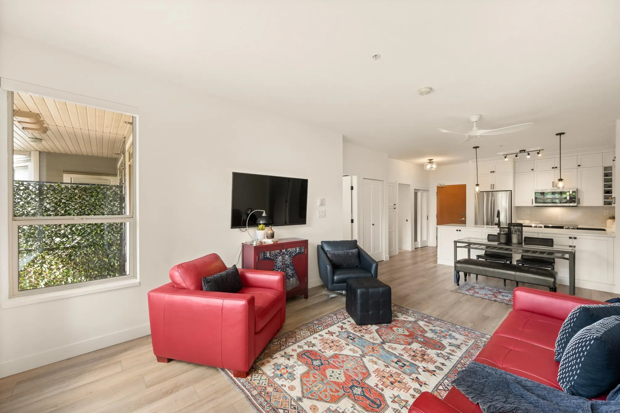 301 285 Ross Drive