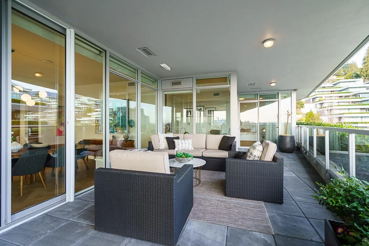 601 888 Arthur Erickson Place