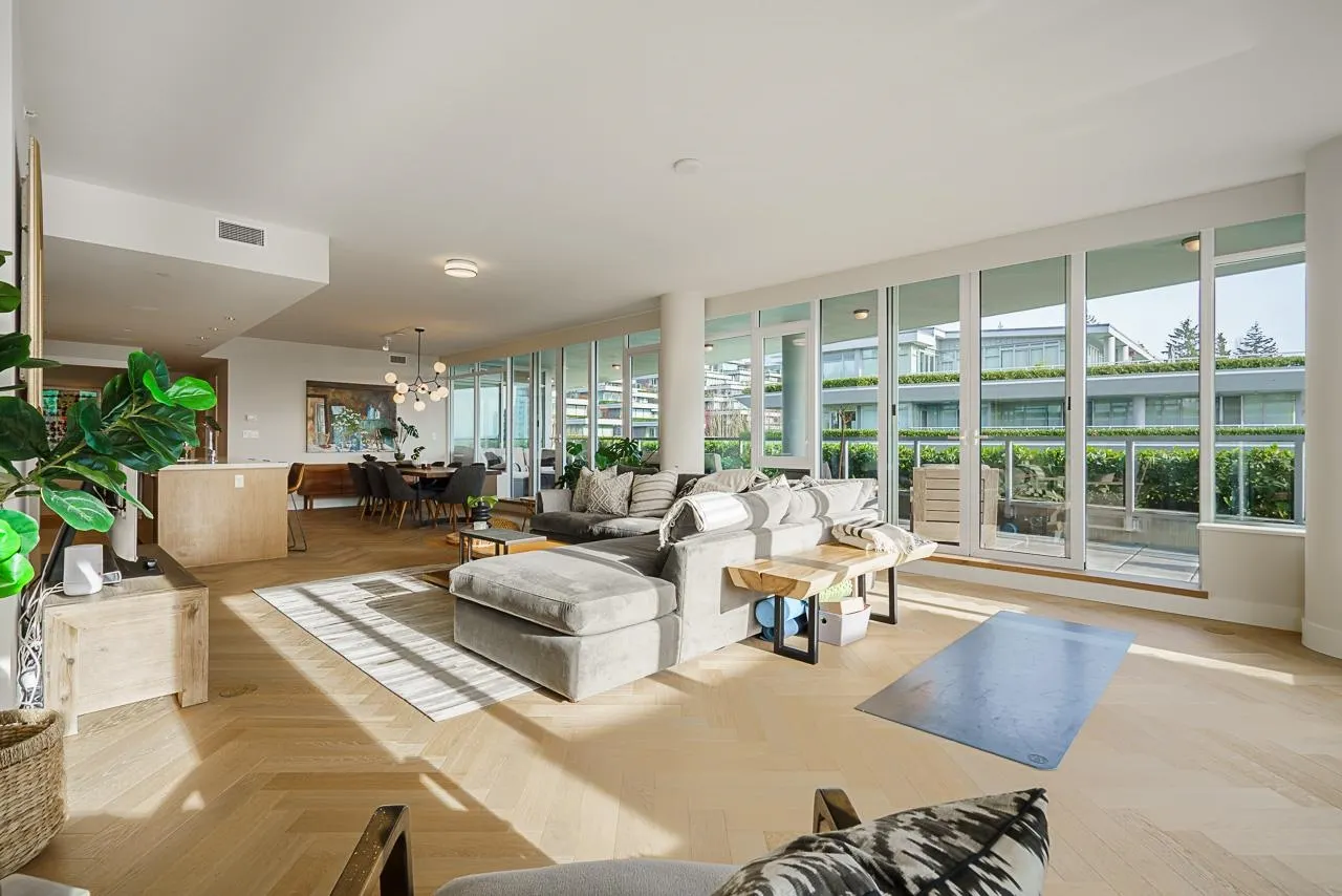 601 888 Arthur Erickson Place