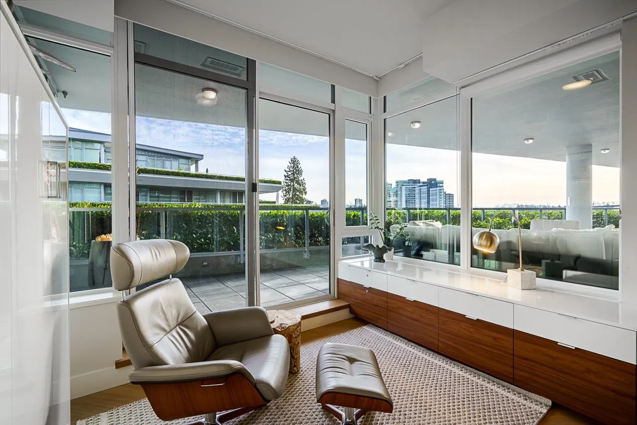 601 888 Arthur Erickson Place