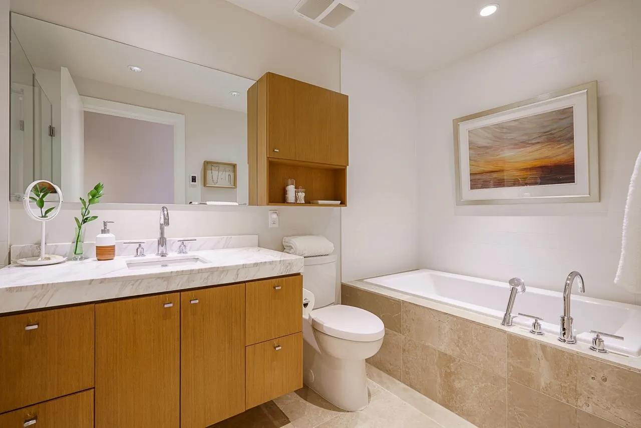 601 888 Arthur Erickson Place