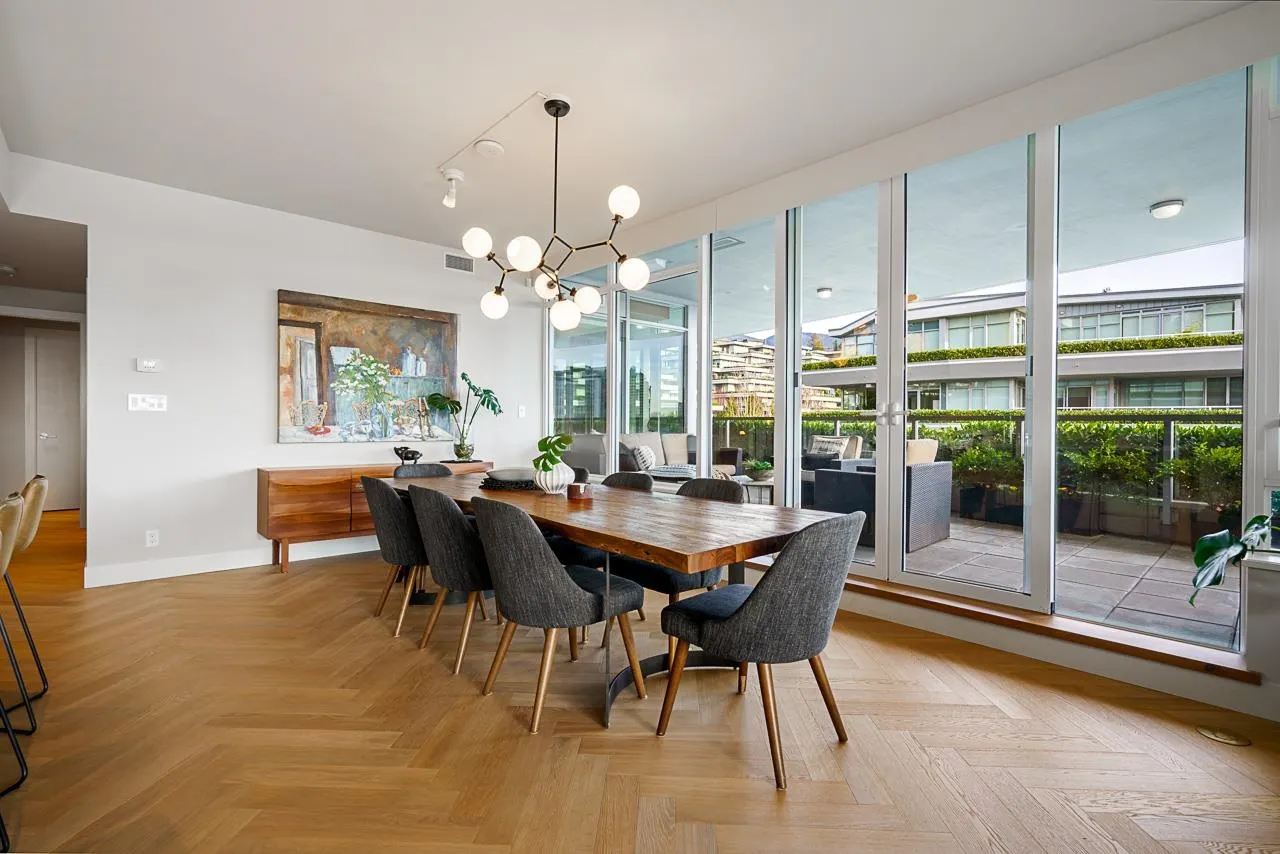 601 888 Arthur Erickson Place