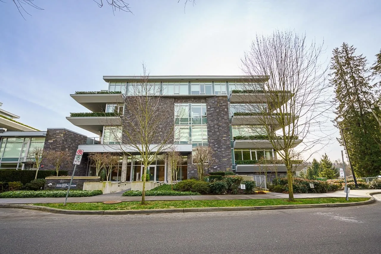 601 888 Arthur Erickson Place
