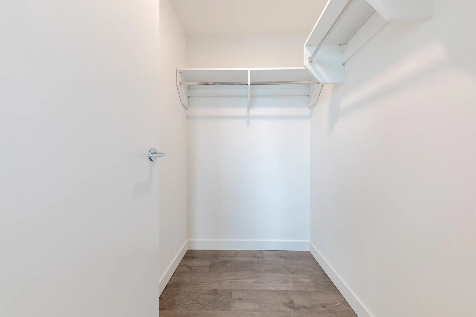 1804 6468 Willingdon Avenue