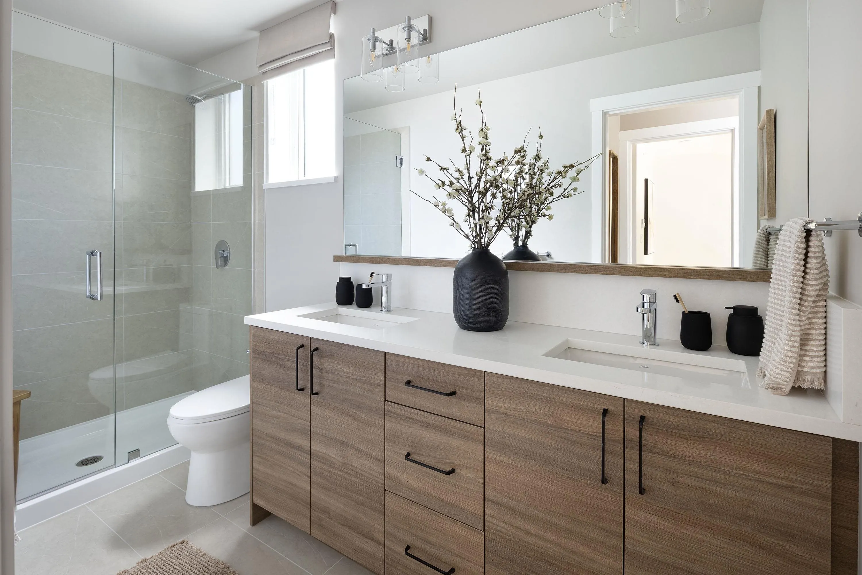 7 2150 Rindall Avenue