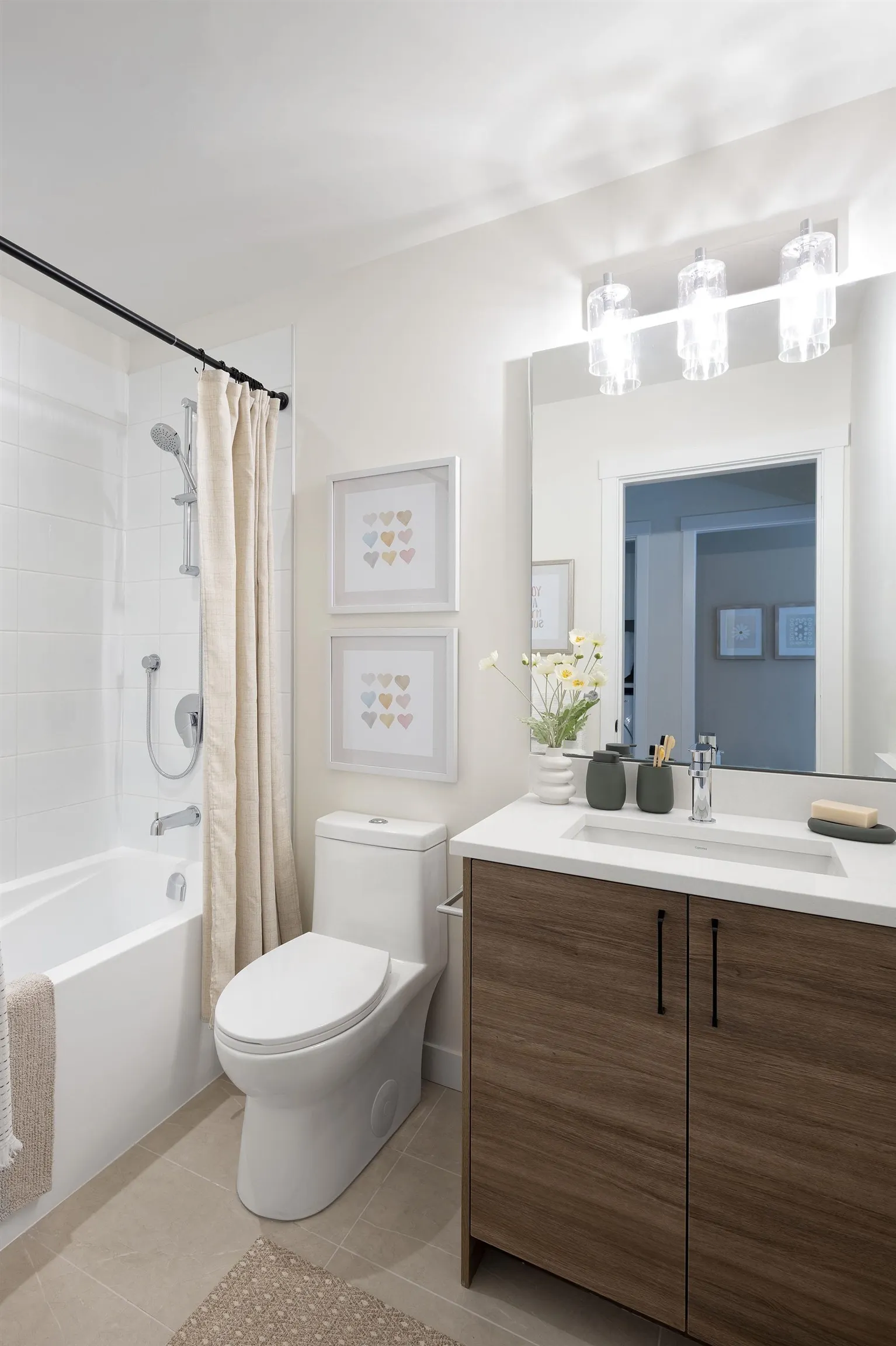 7 2150 Rindall Avenue