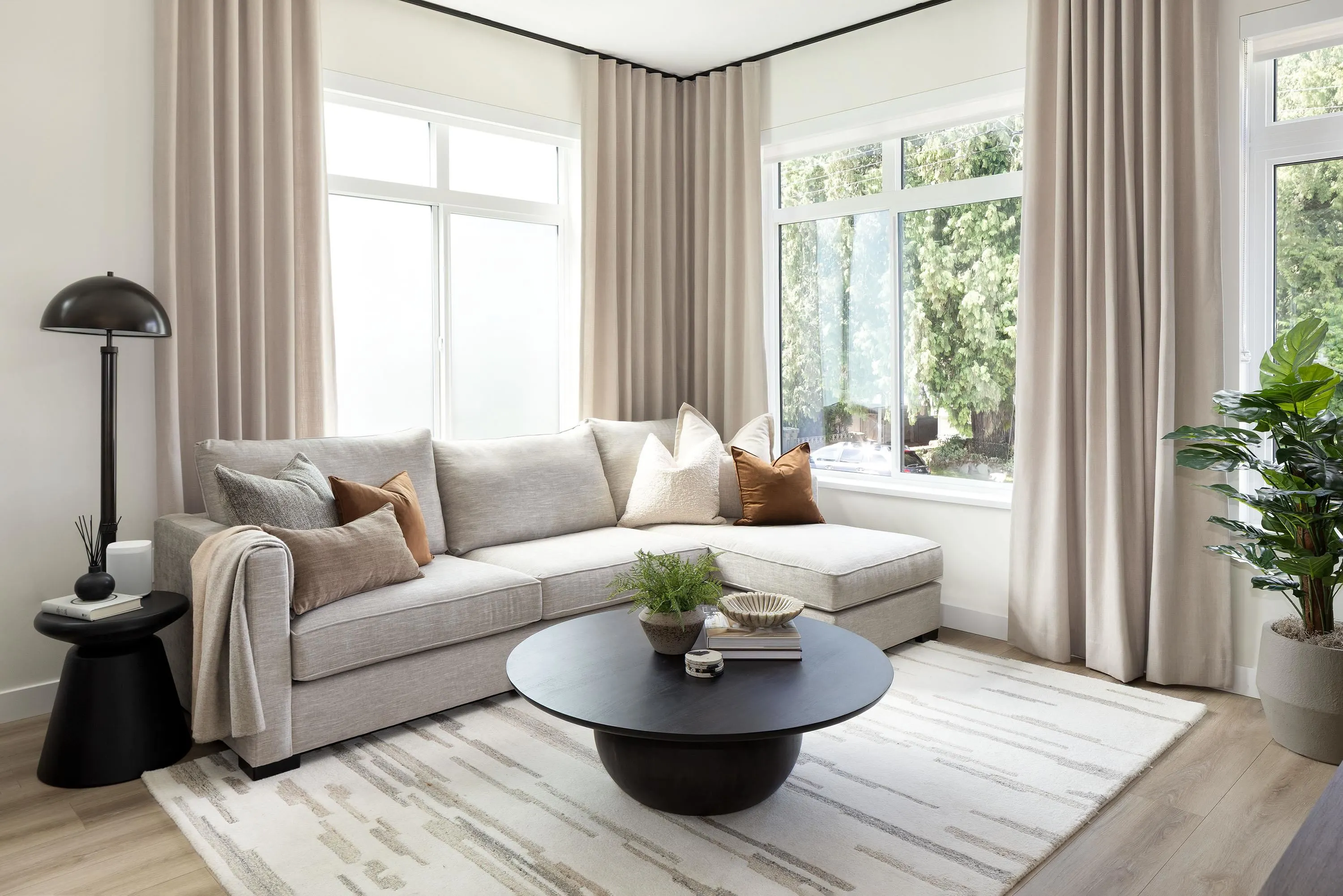 7 2150 Rindall Avenue