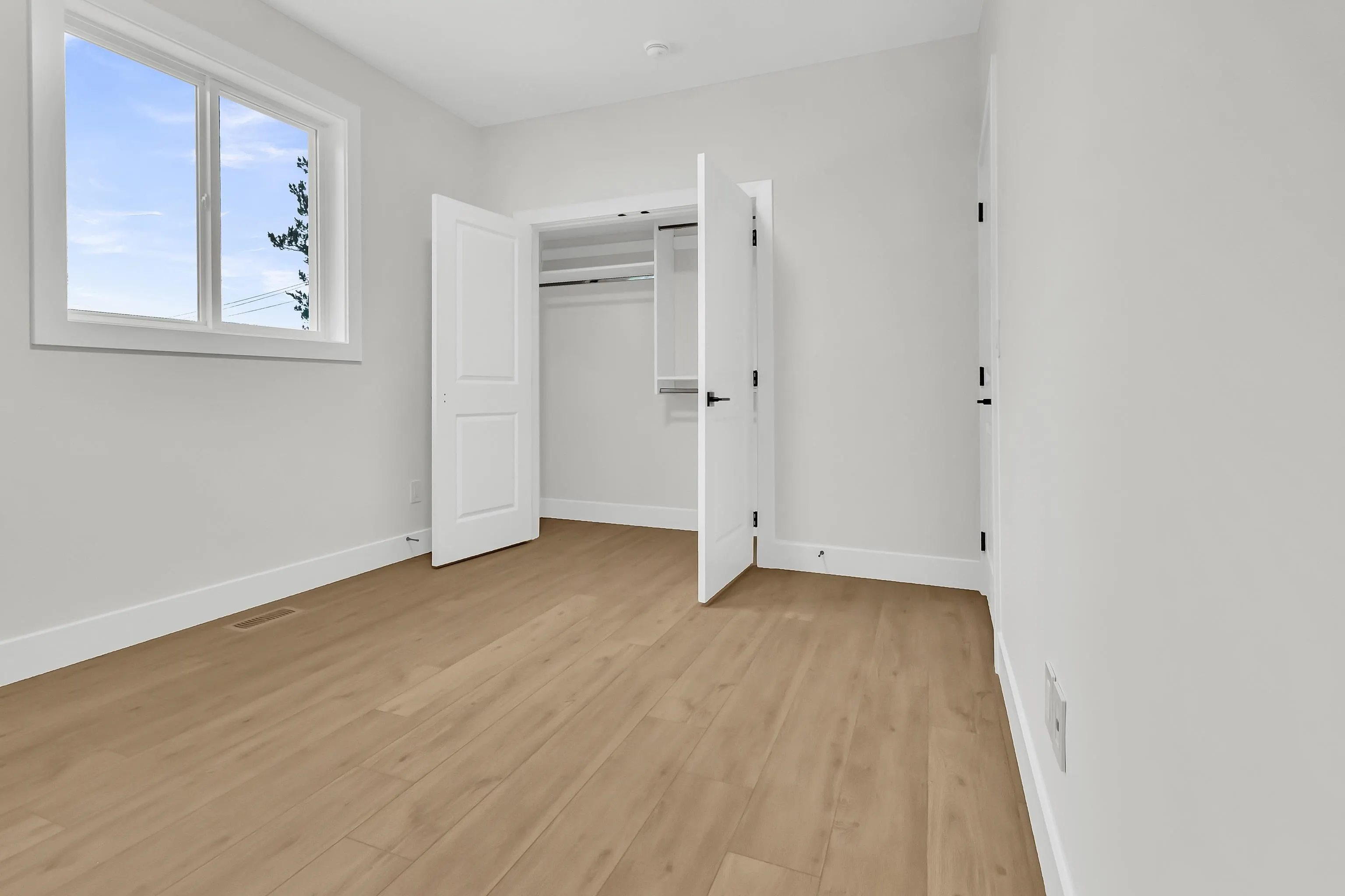 B 32729 Fraser Crescent