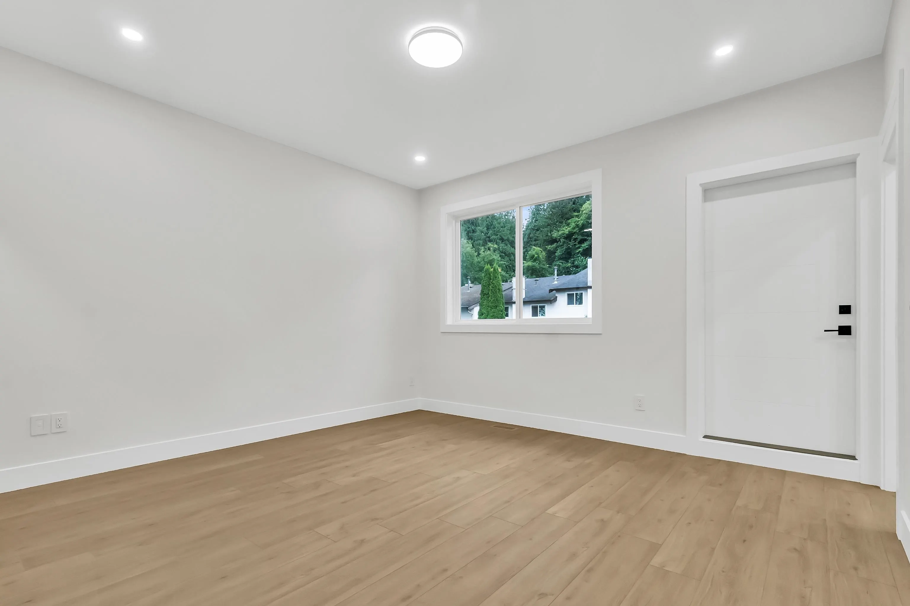 B 32729 Fraser Crescent