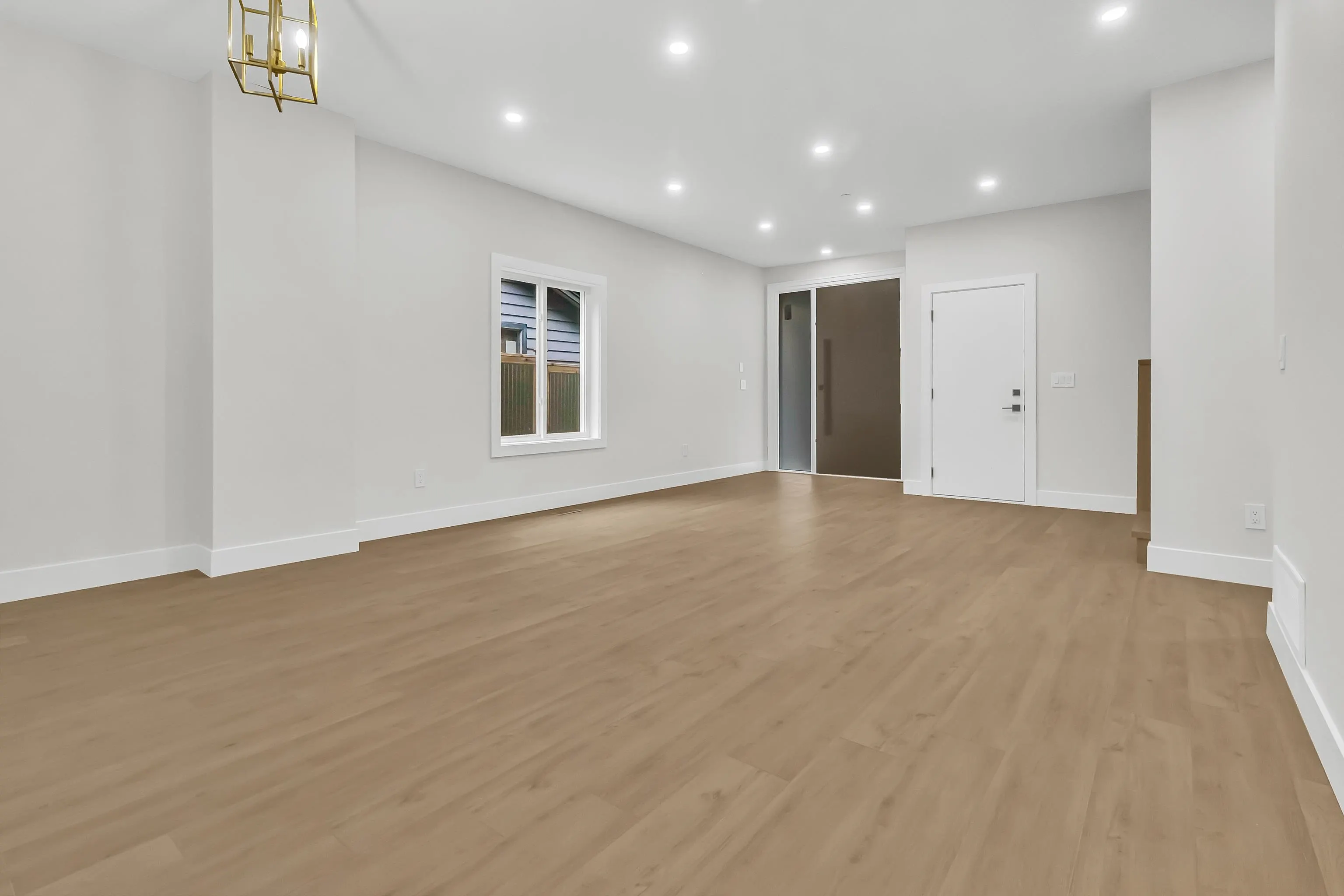 B 32729 Fraser Crescent