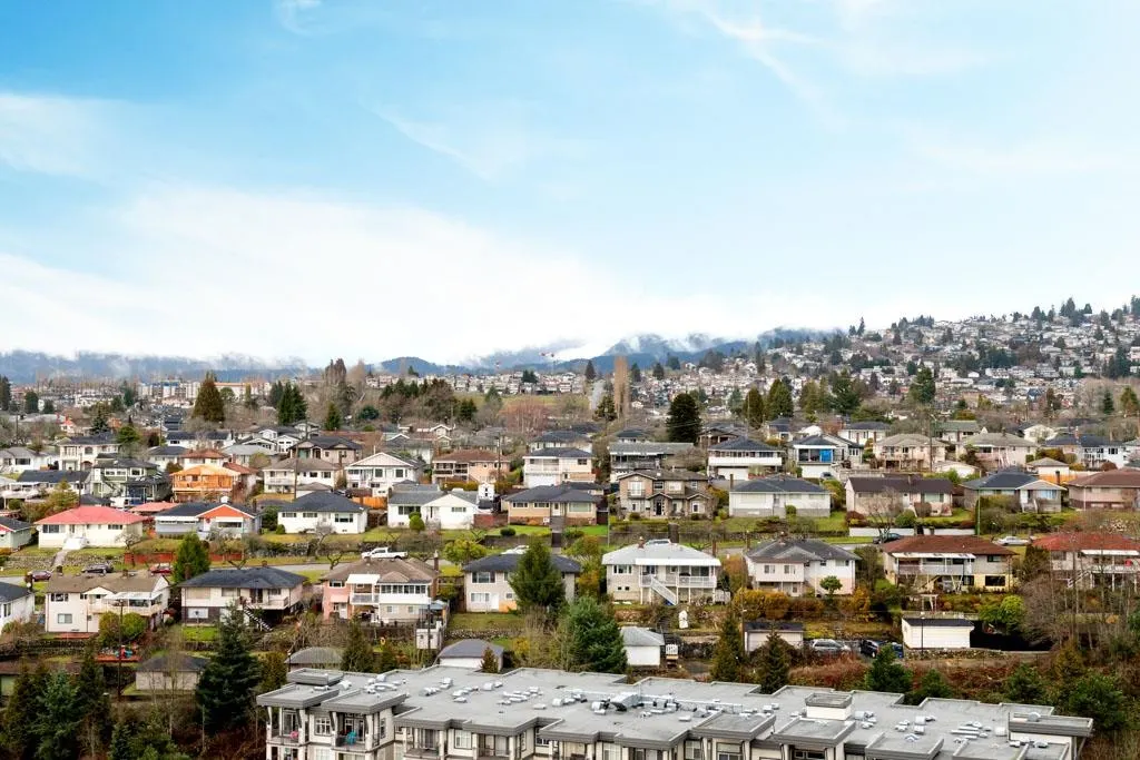 1710 4730 Lougheed Highway
