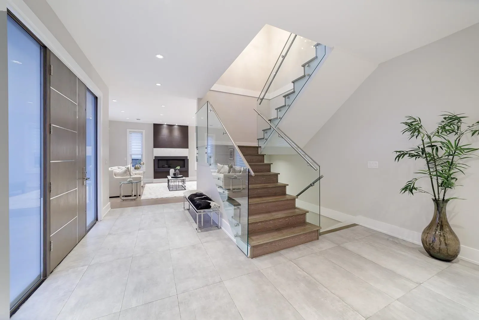 517 Granada Crescent