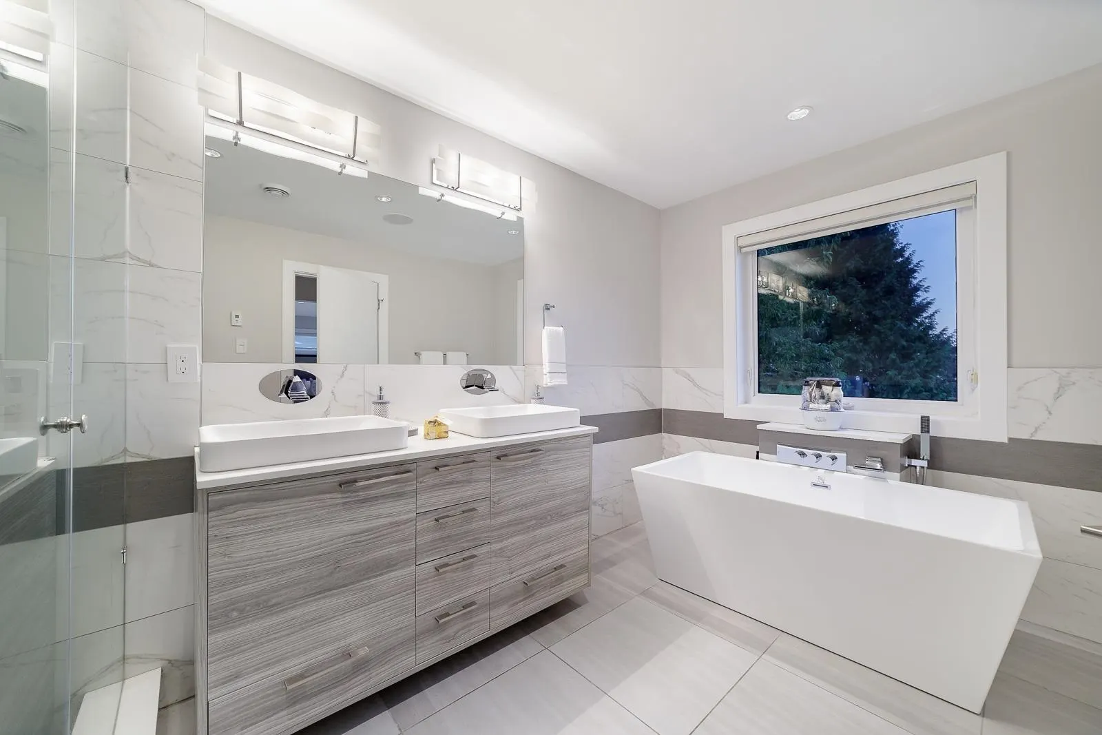 517 Granada Crescent
