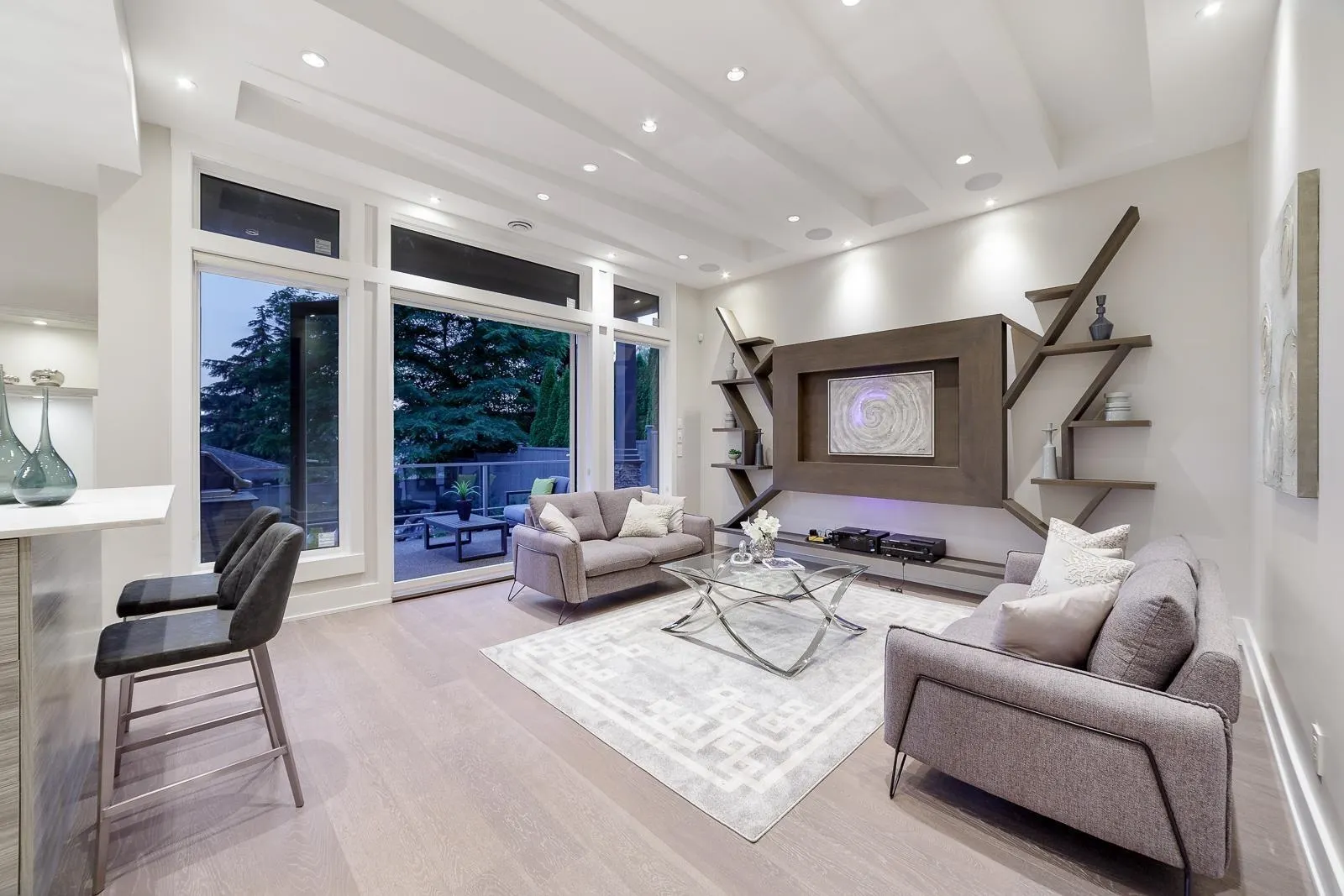 517 Granada Crescent