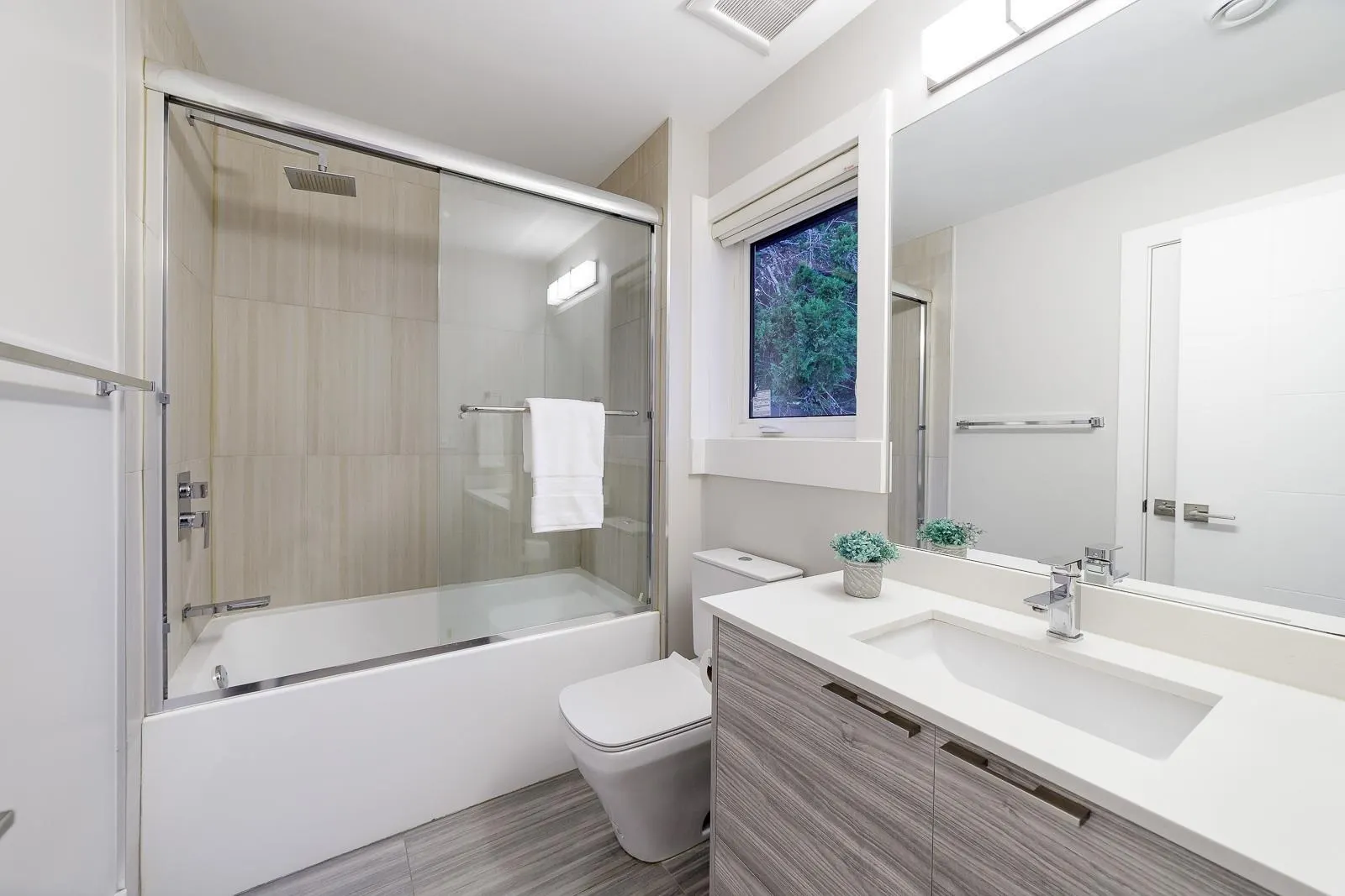 517 Granada Crescent