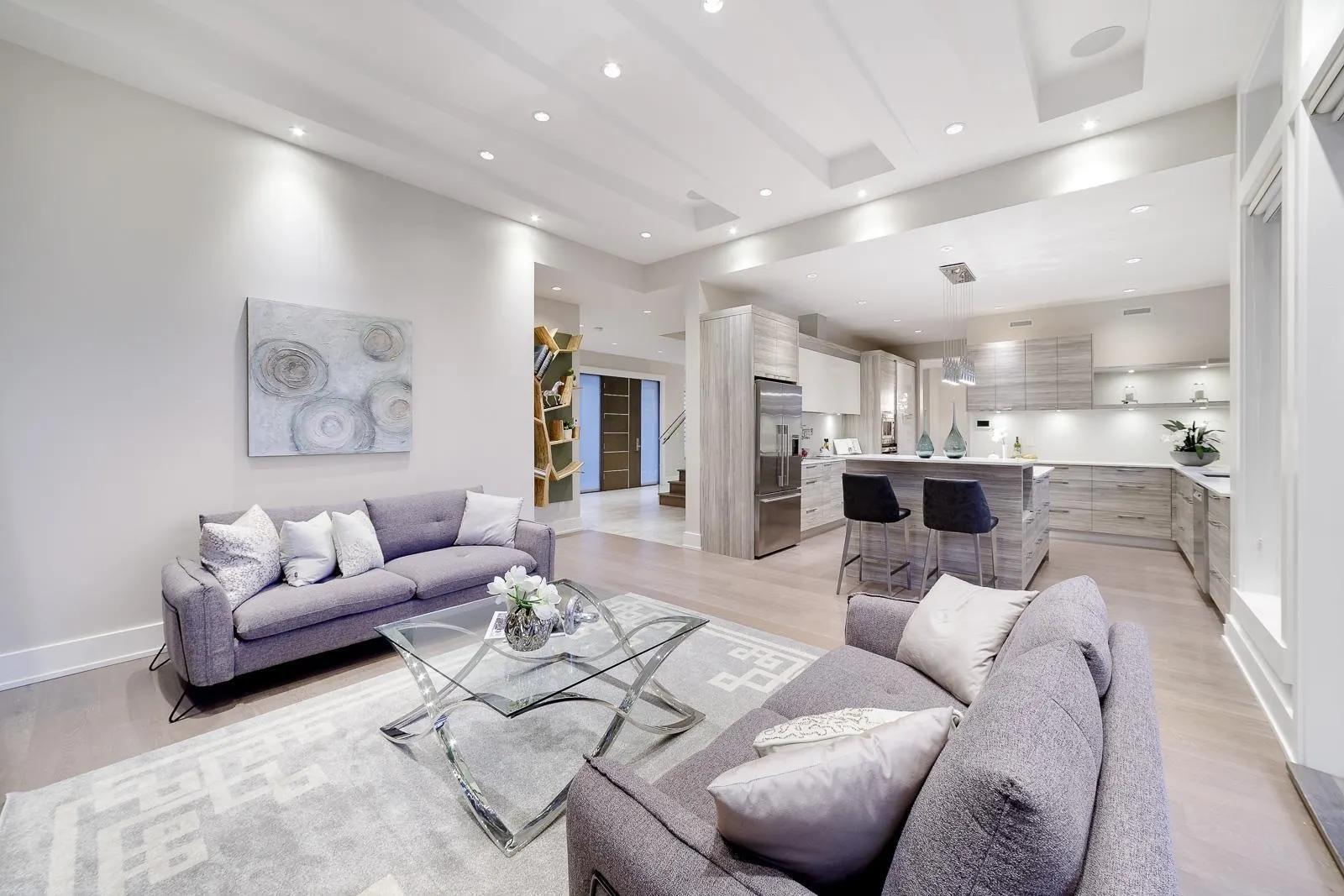 517 Granada Crescent