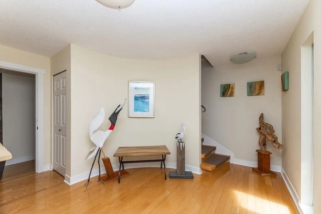 802 Oceanmount Boulevard