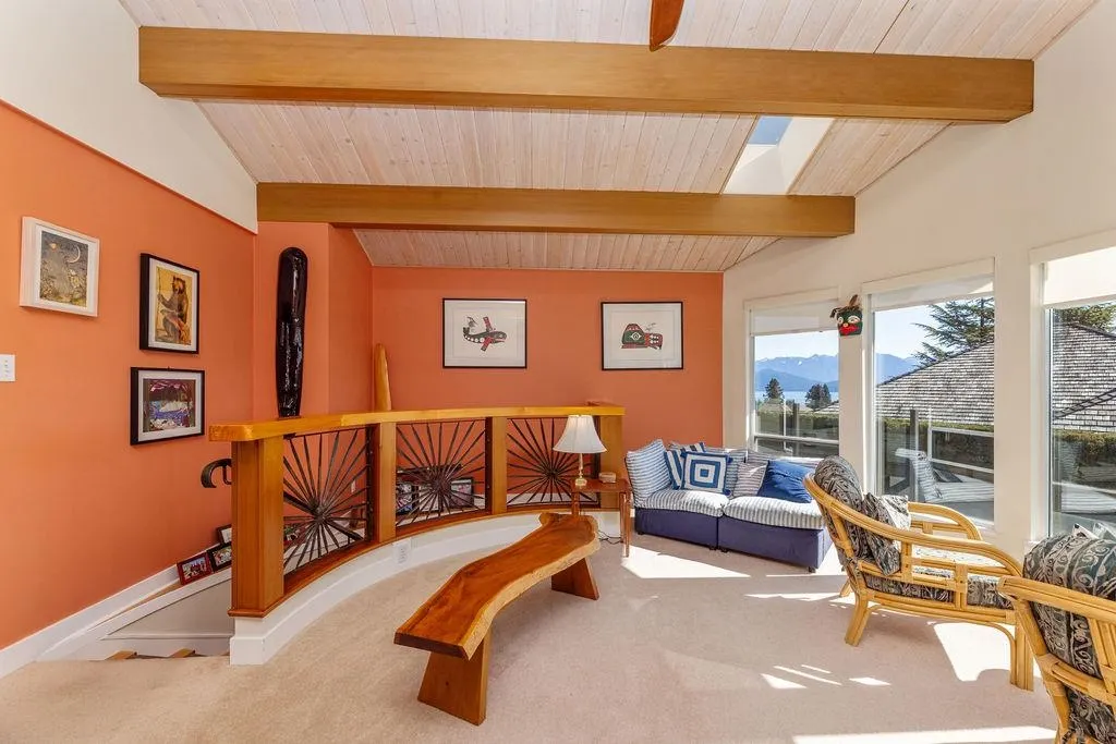 802 Oceanmount Boulevard