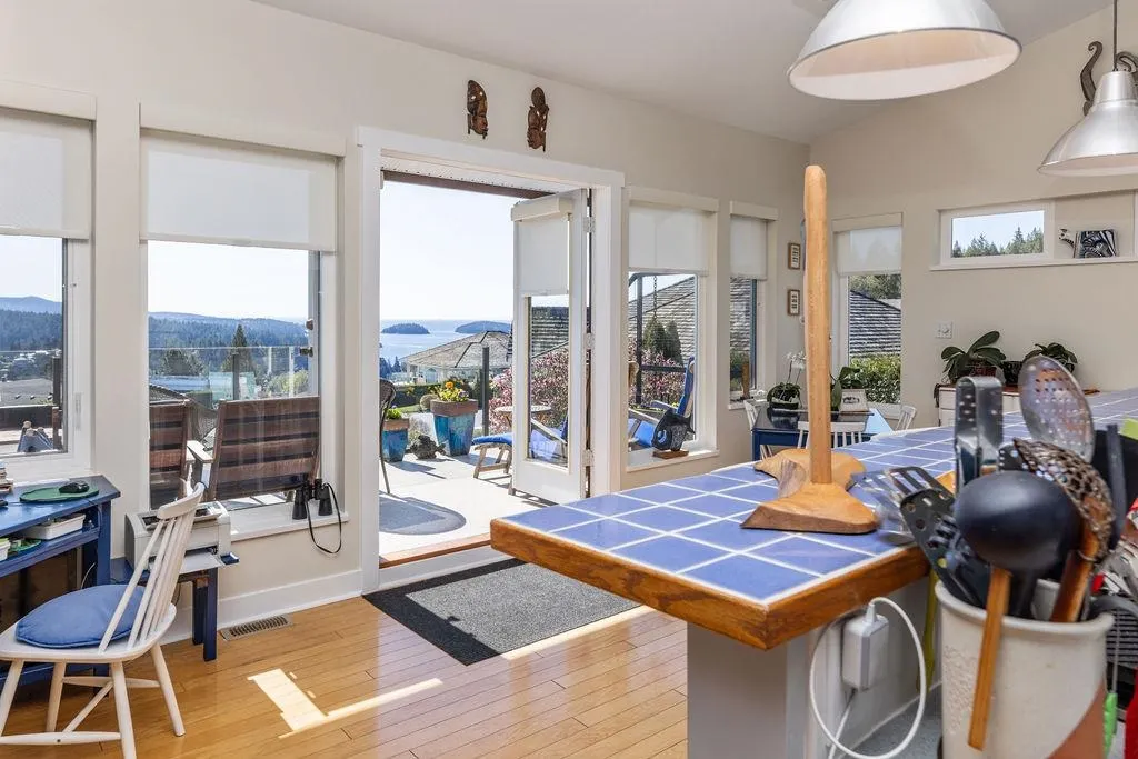 802 Oceanmount Boulevard